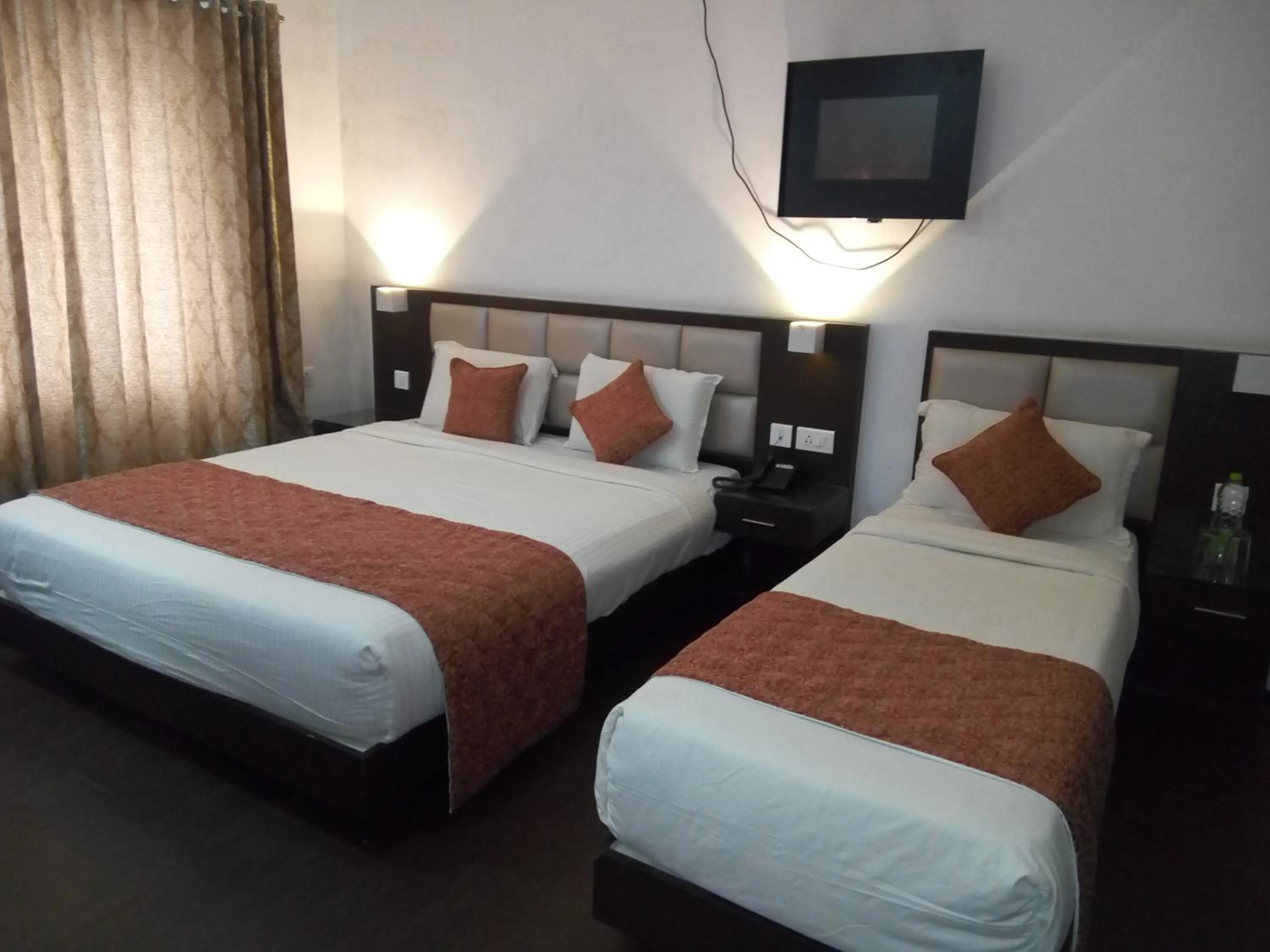 cot, Bed in R T Hill View