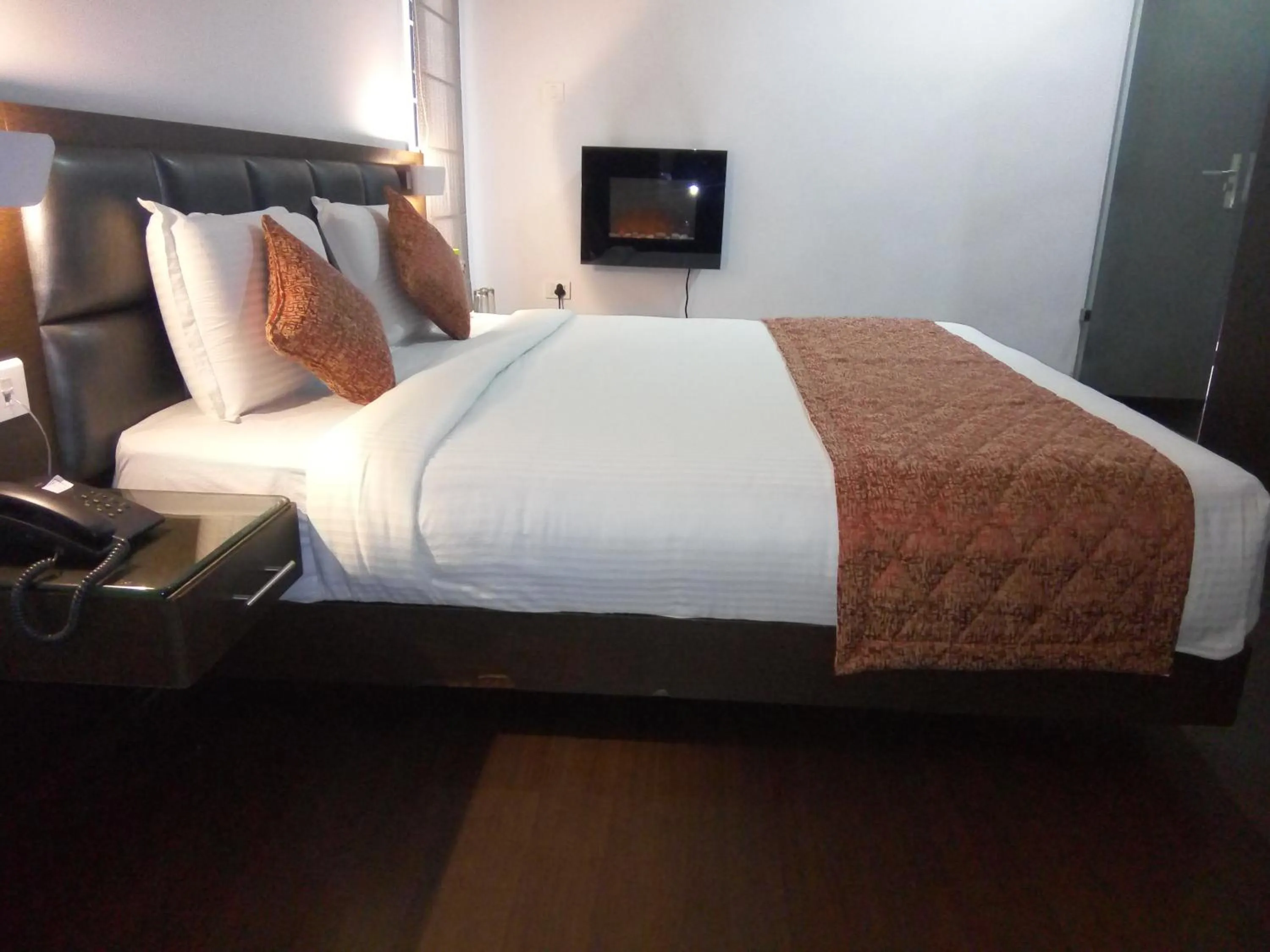 cot, Bed in R T Hill View