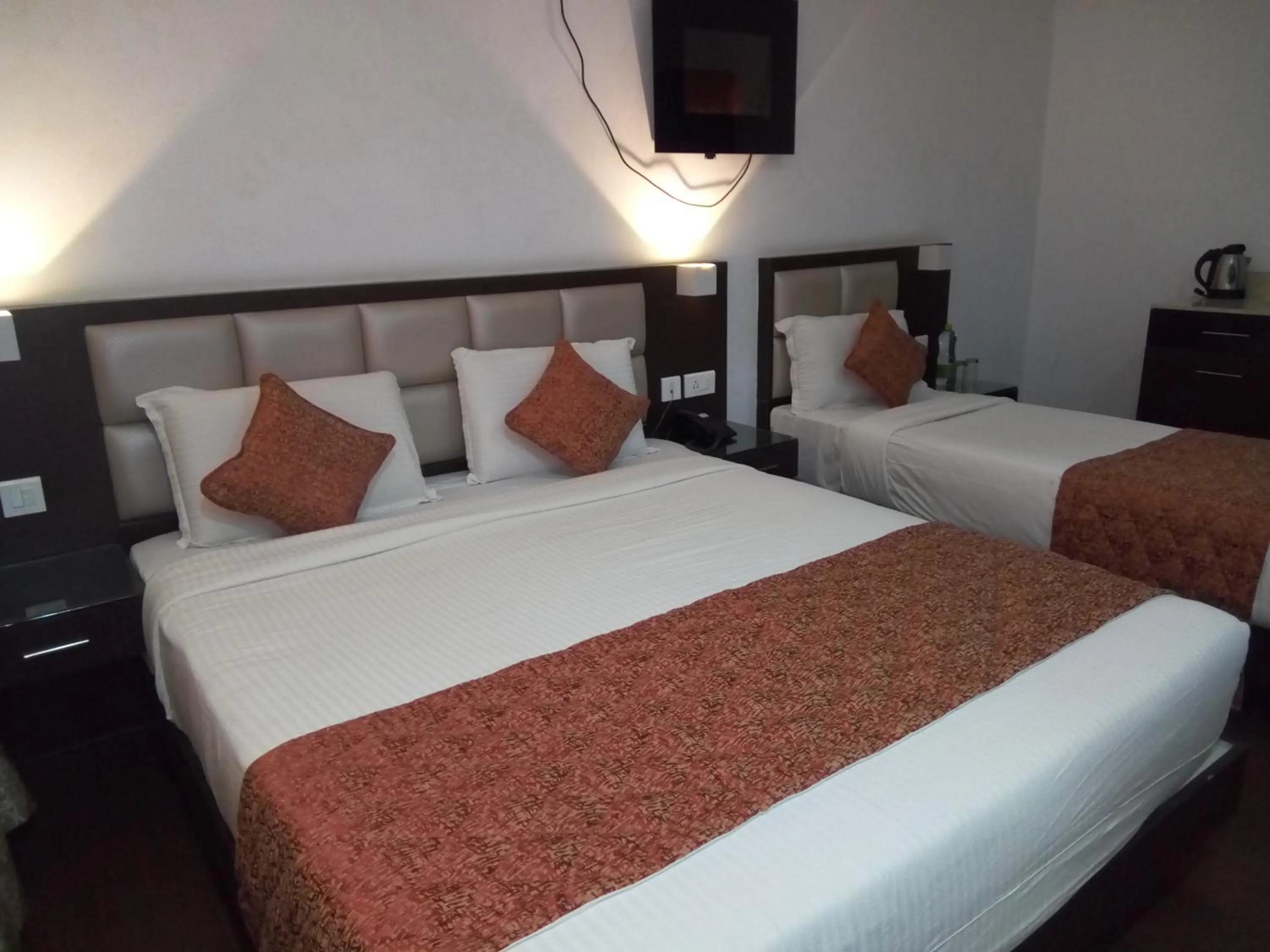 cot, Bed in R T Hill View