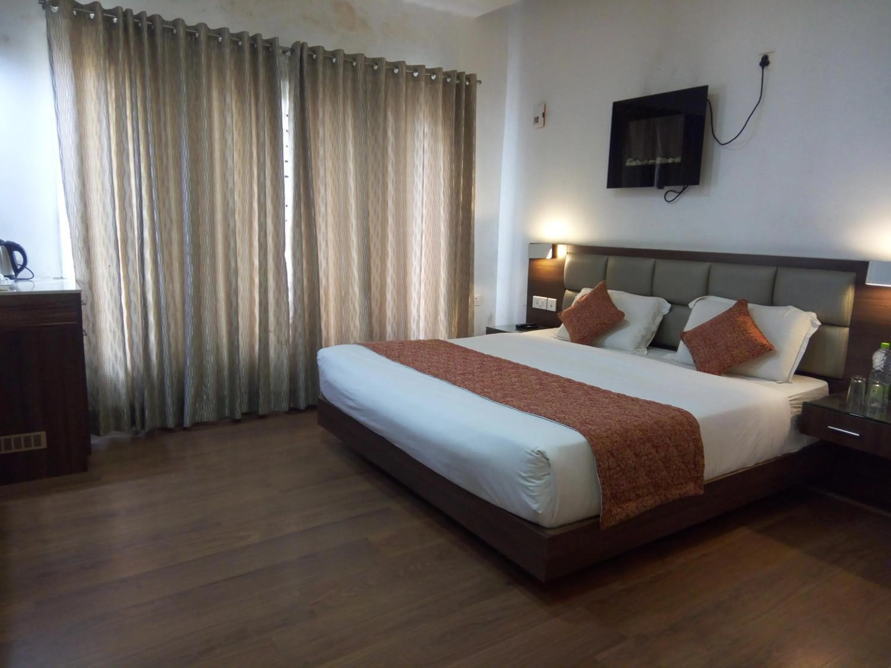 cot, Bed in R T Hill View