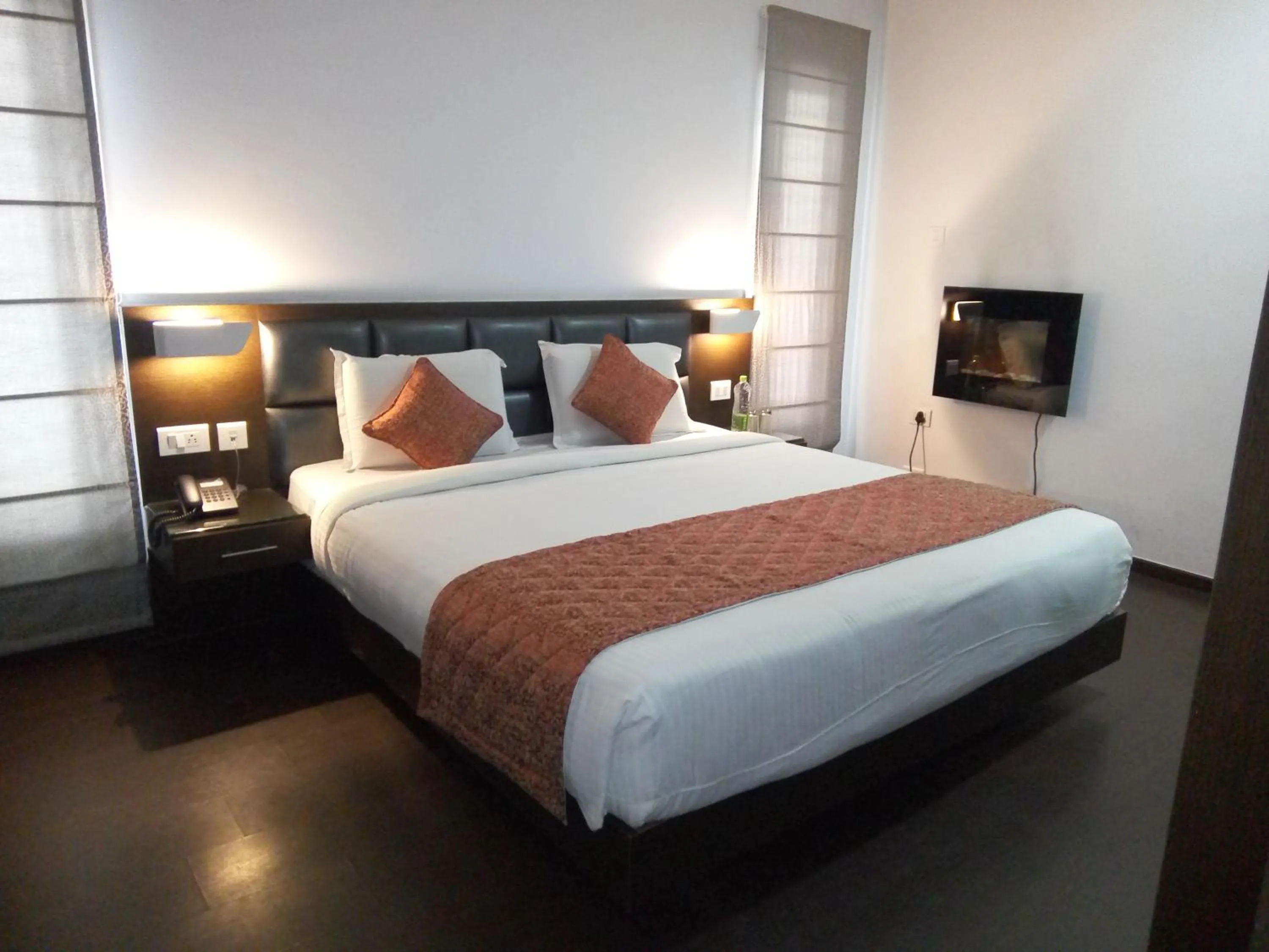 cot, Bed in R T Hill View