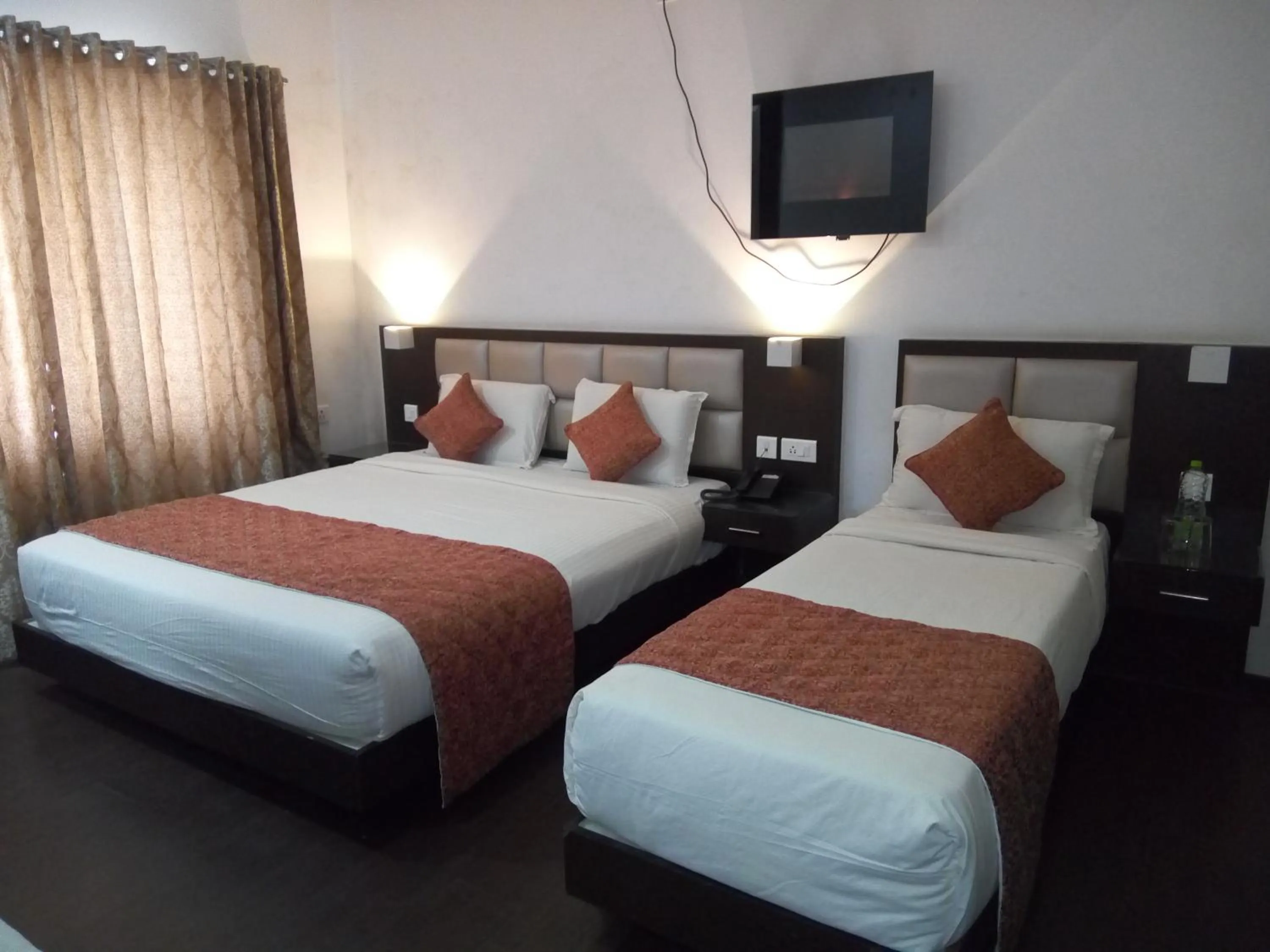 cot, Bed in R T Hill View