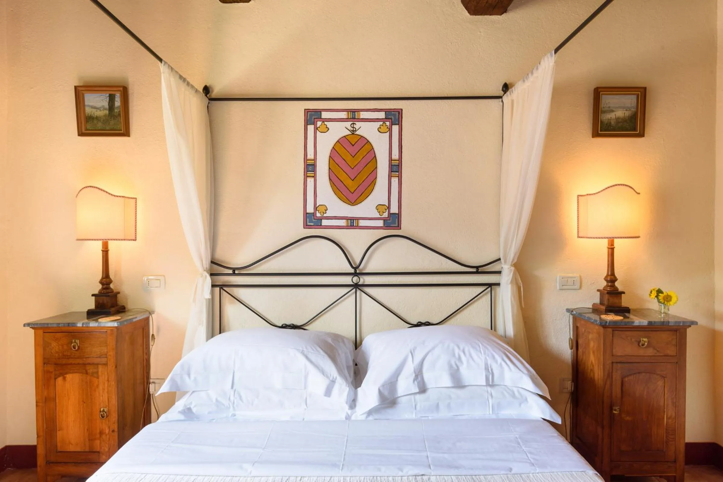 Decorative detail, Bed in Casa Portagioia