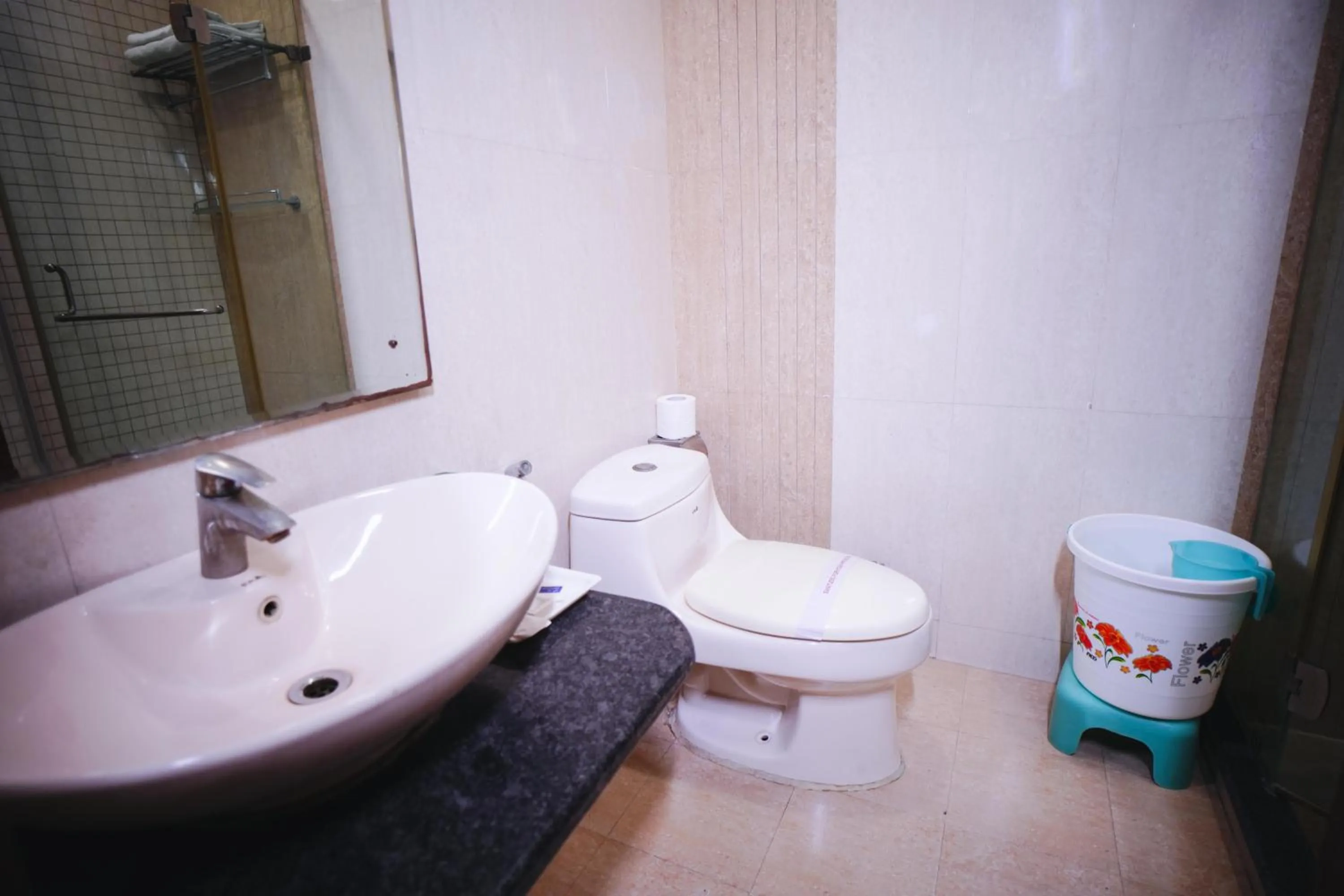 Hari's Court Inns & Hotels