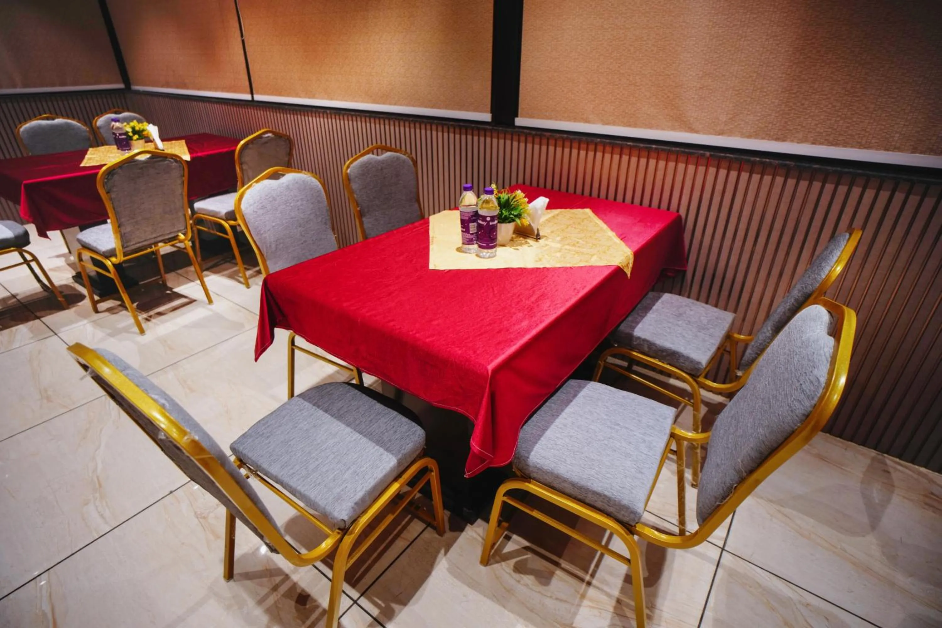 Hari's Court Inns & Hotels