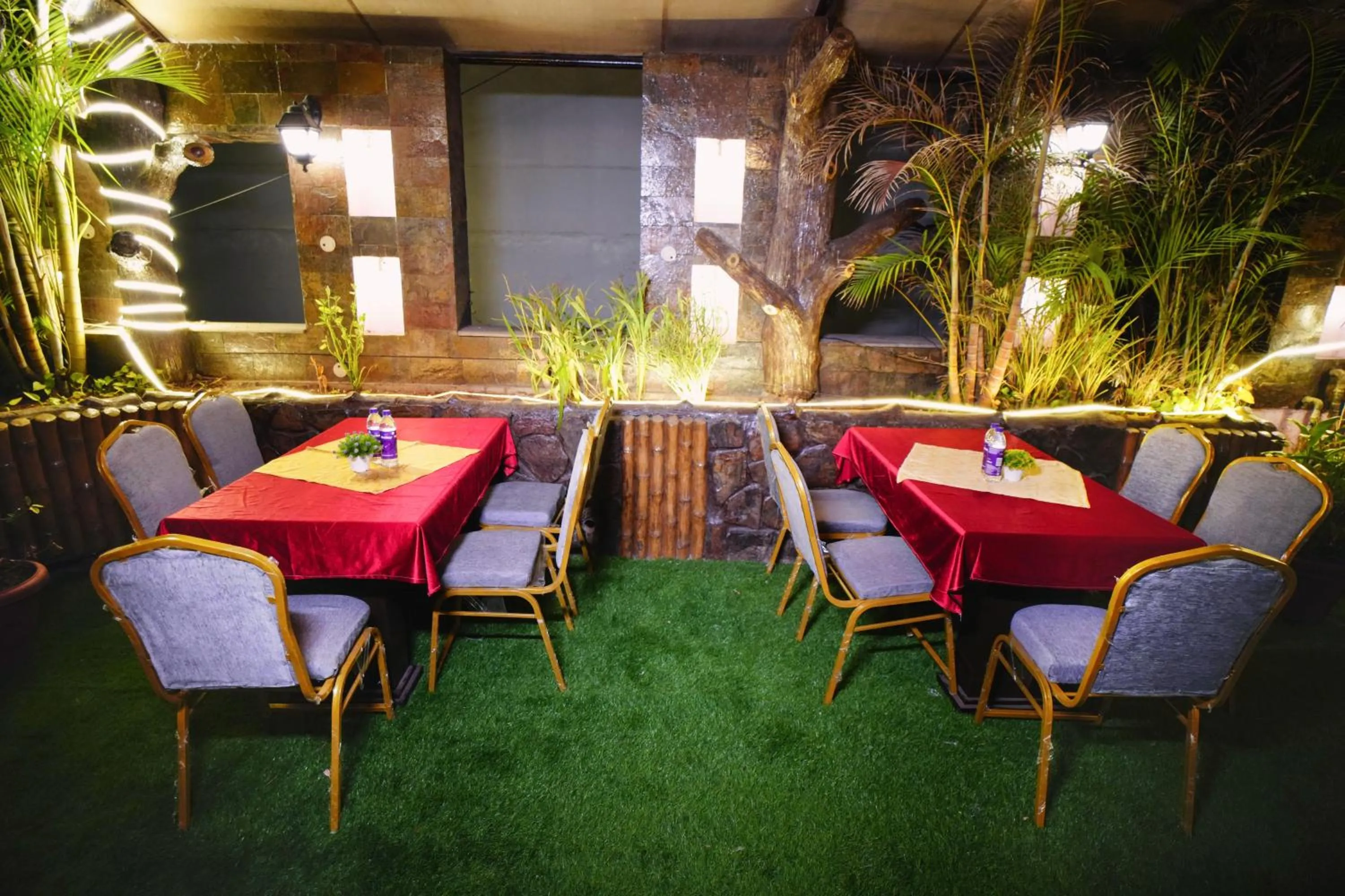 Hari's Court Inns & Hotels