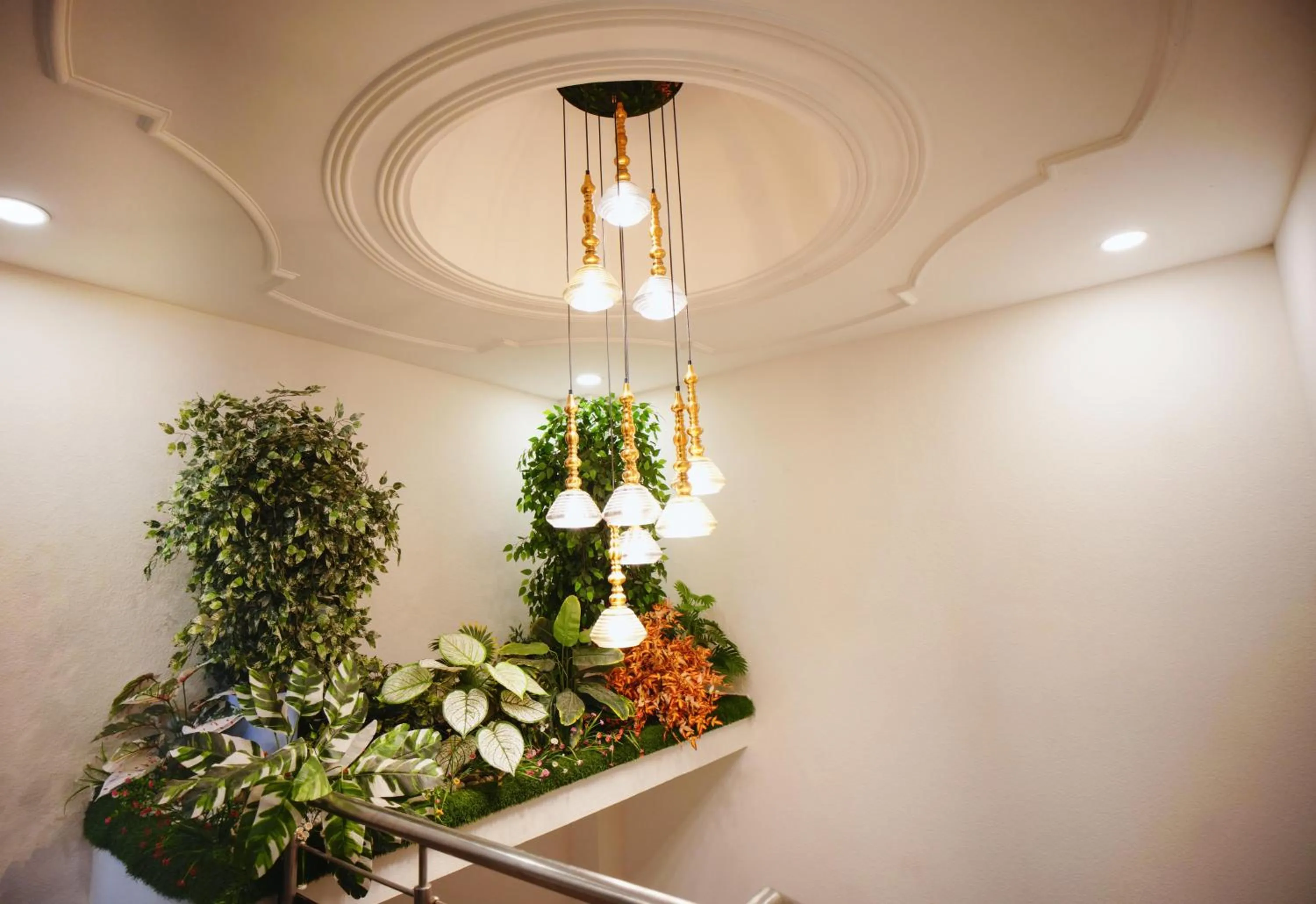 Hari's Court Inns & Hotels