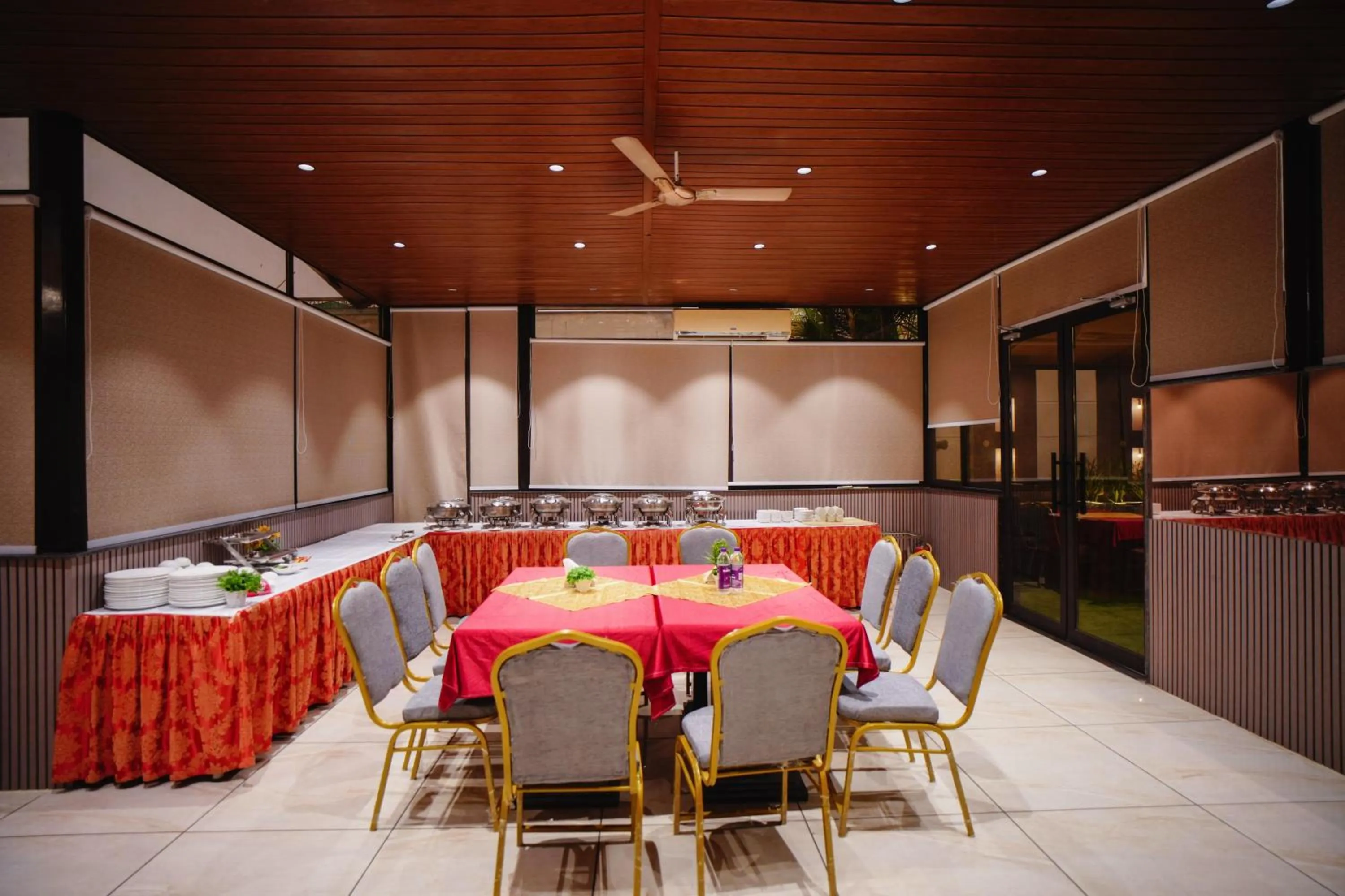 Hari's Court Inns & Hotels