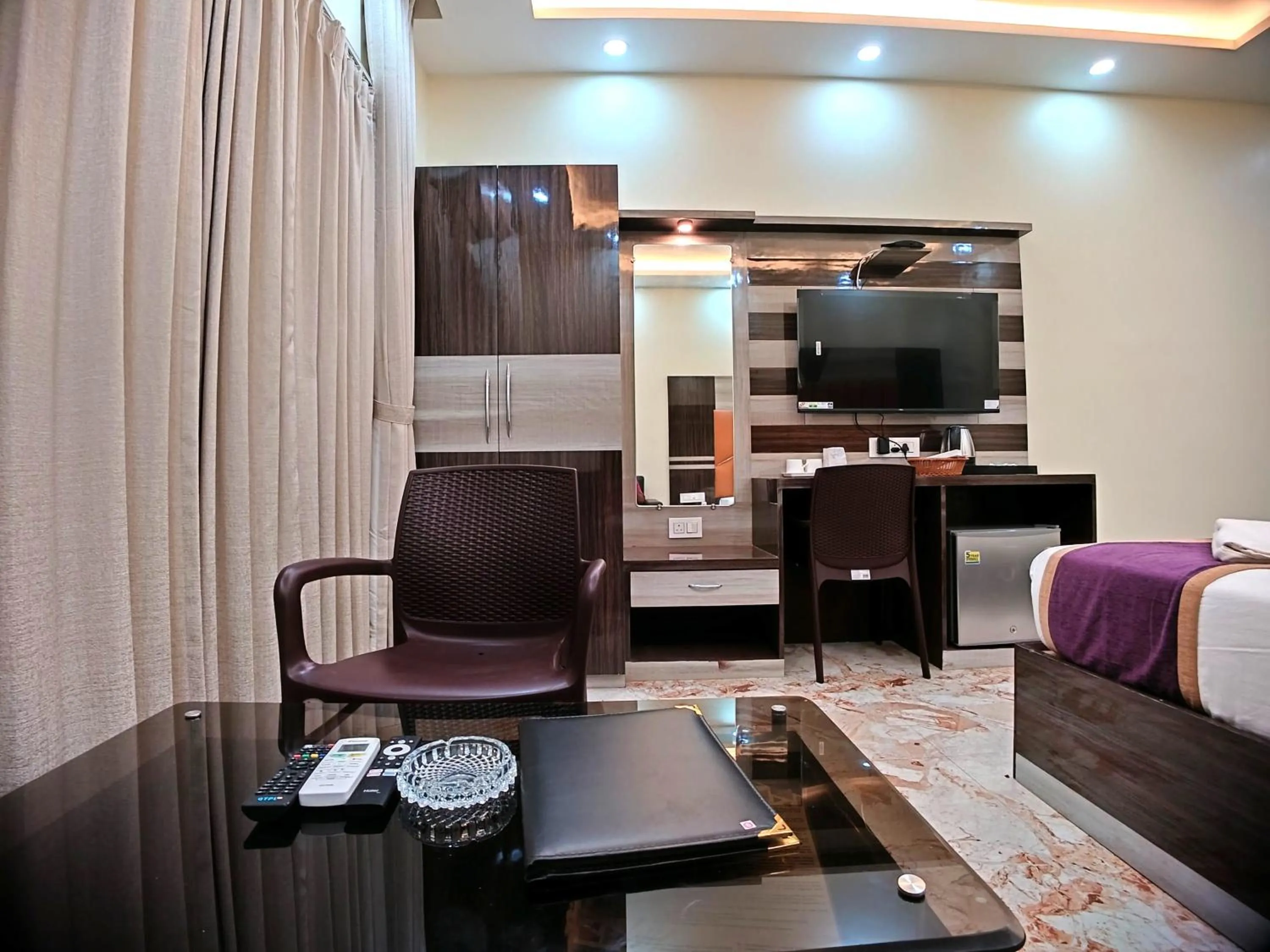 TV and multimedia in Elegant Beach Resort