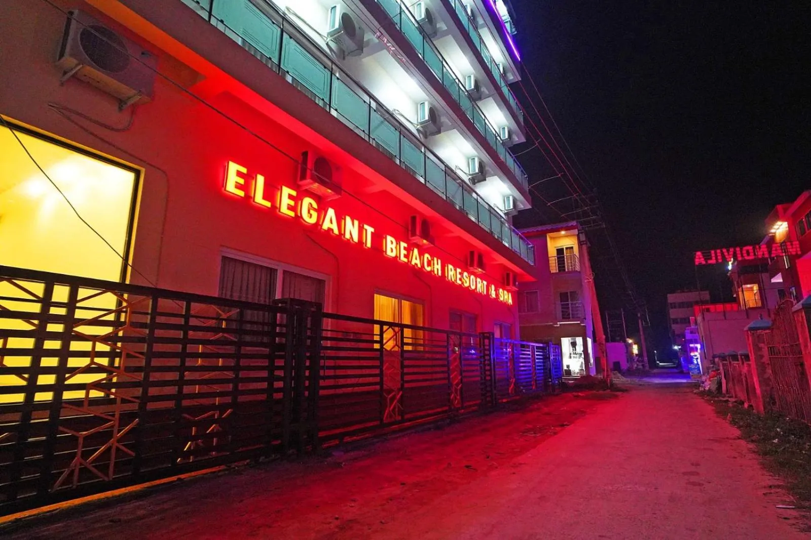 Property building in Elegant Beach Resort