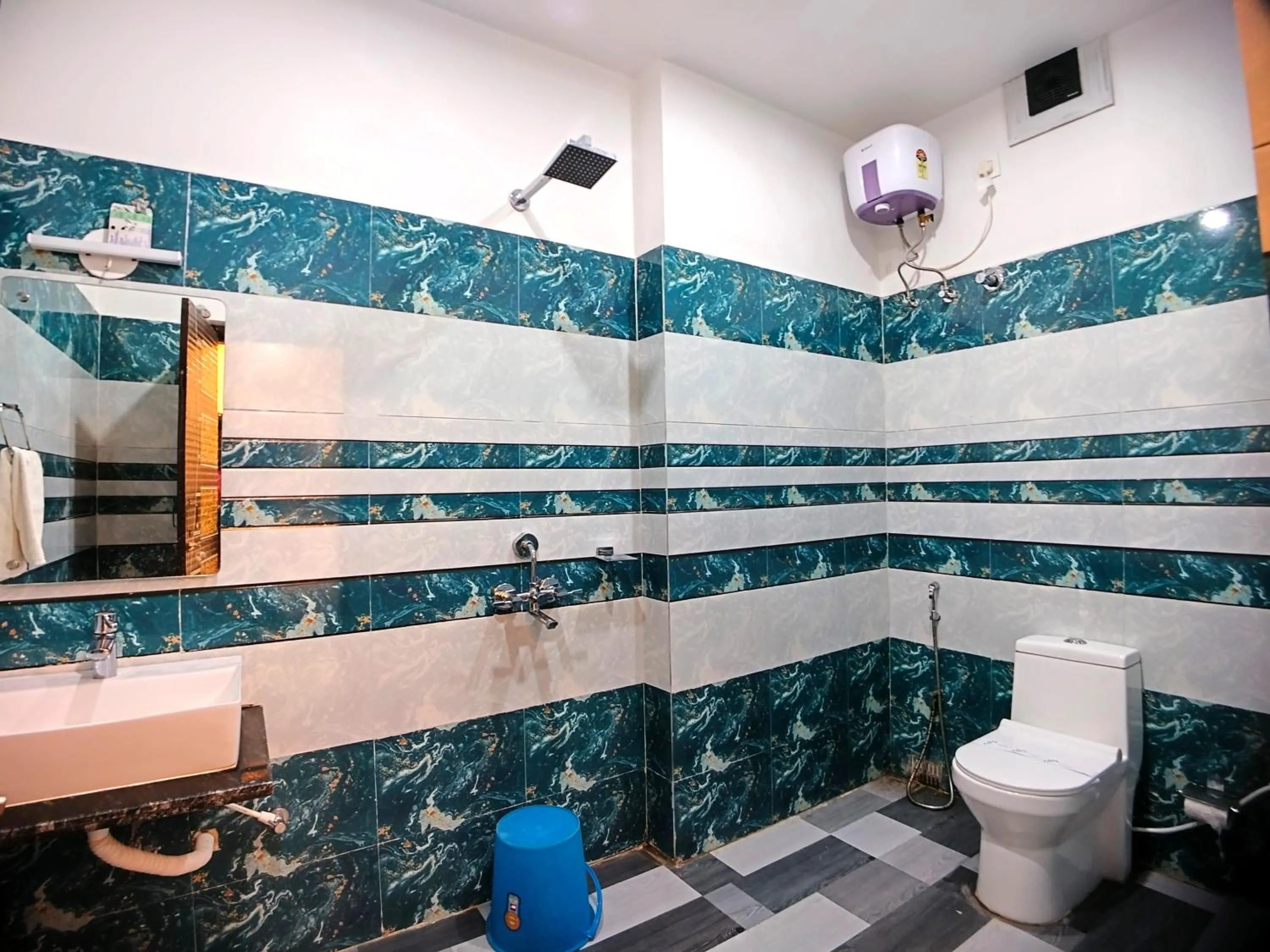 Shower in Elegant Beach Resort