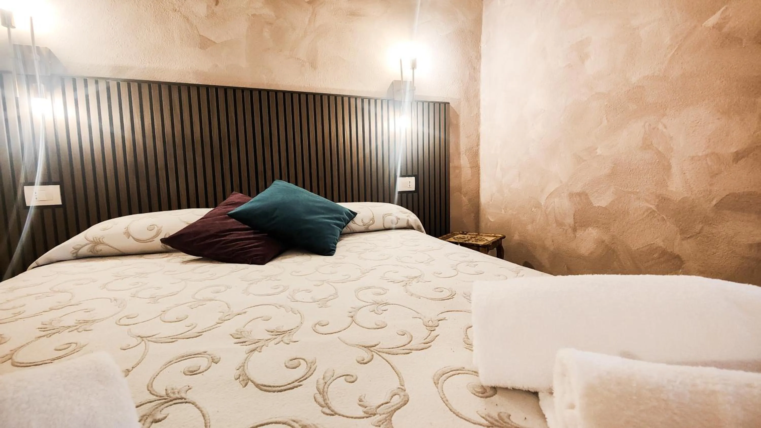 Bed in Albergo B&B Tenesi