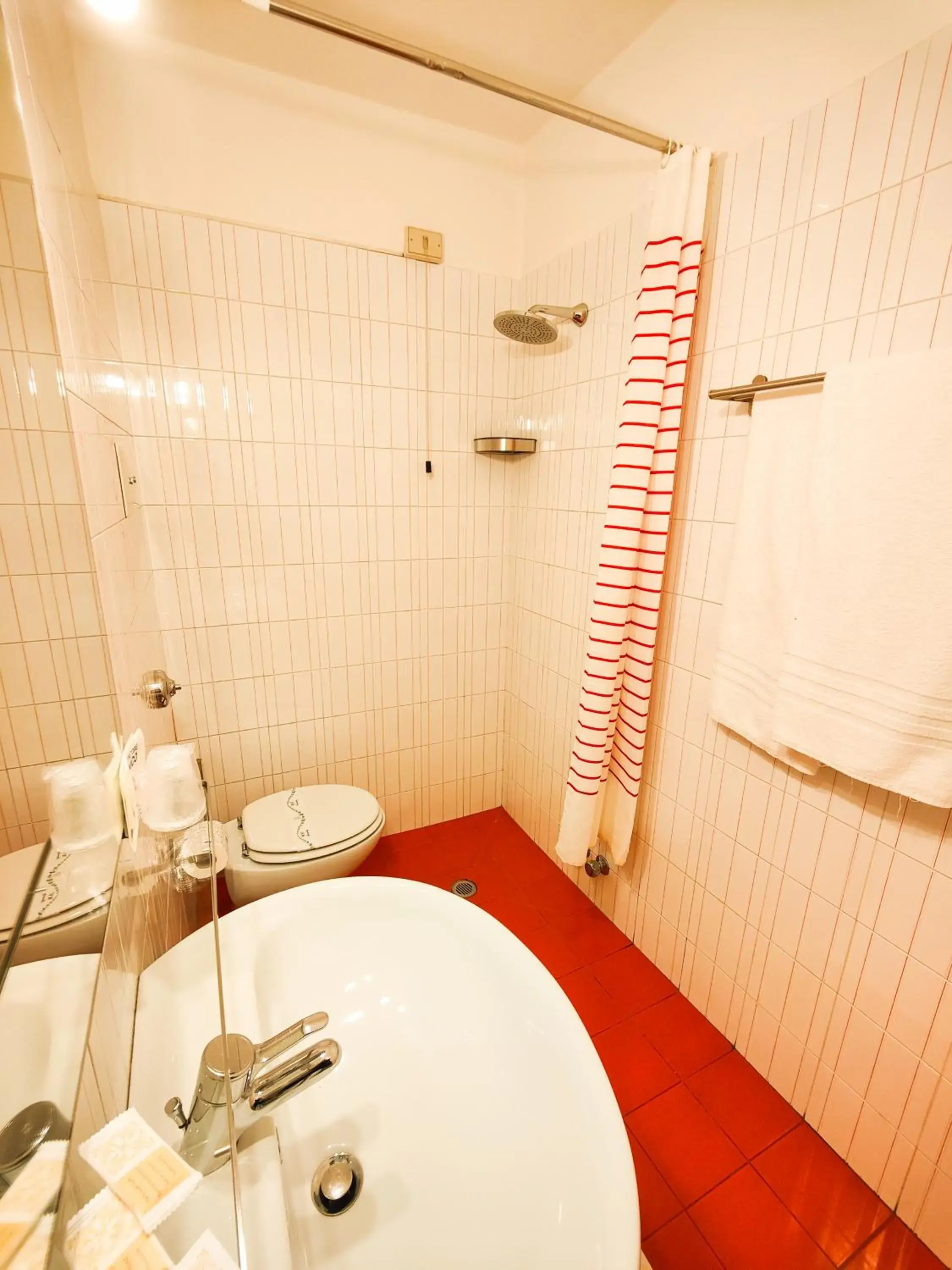 Comfort Double Room - single occupancy in Albergo B&B Tenesi Comfort Double Room - single occupancy in Albergo B&B Tenesi