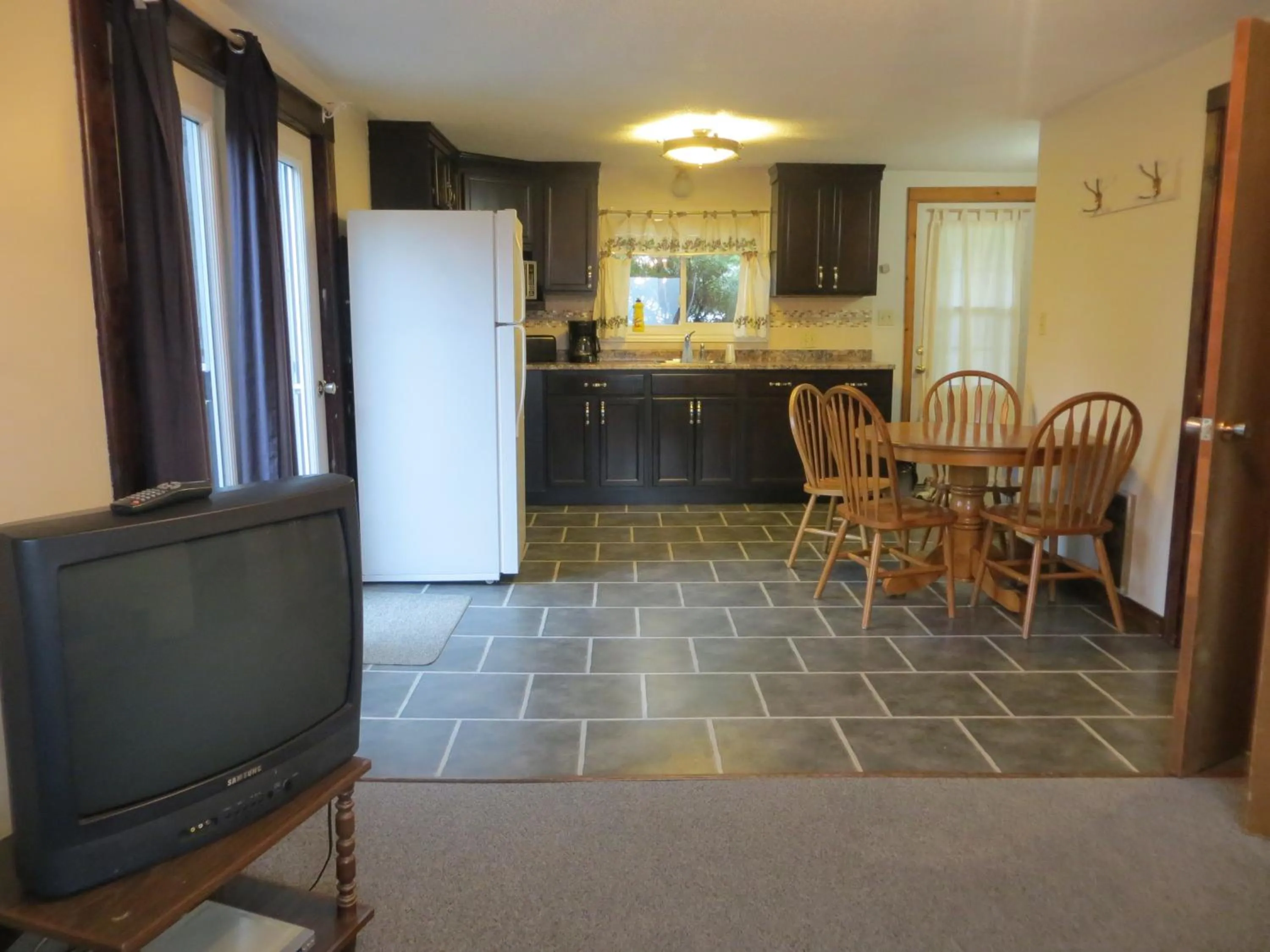 Kitchen or kitchenette in Sauble River Marina and Lodge Resort