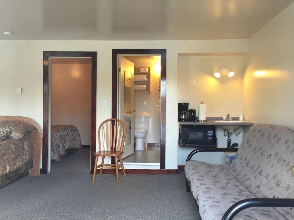 Seating area in Sauble River Marina and Lodge Resort