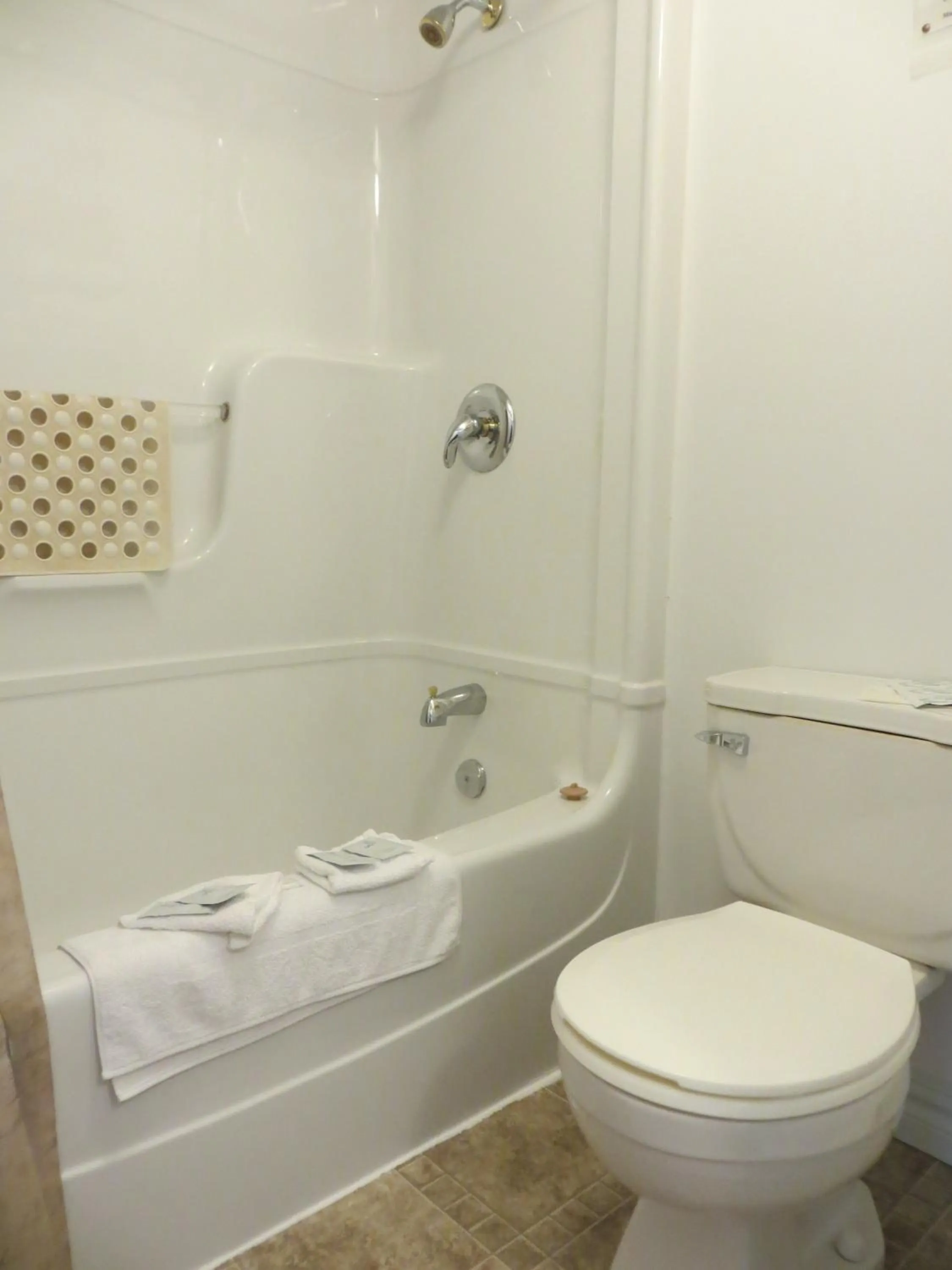 Shower in Sauble River Marina and Lodge Resort