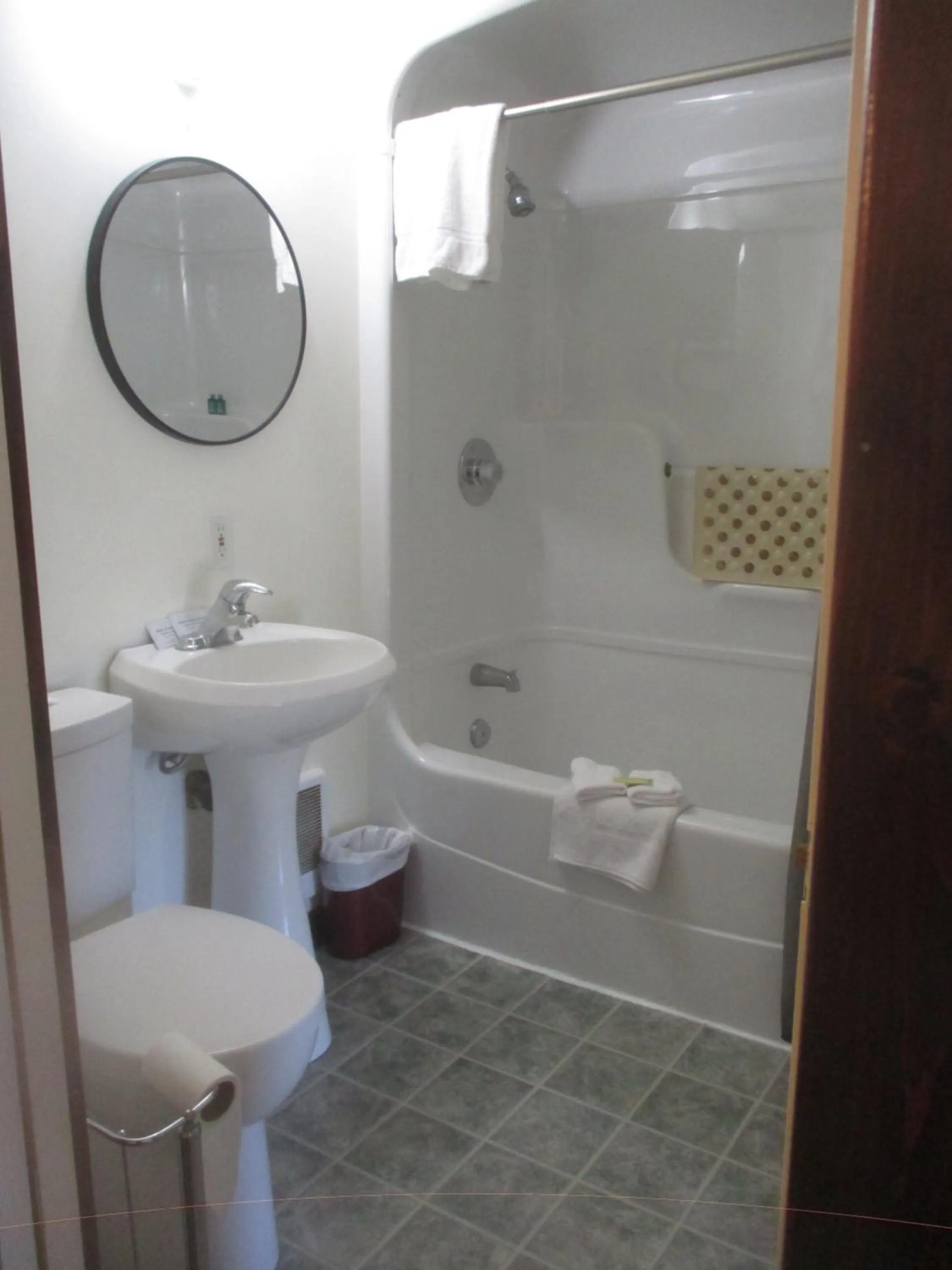 Bathroom in Sauble River Marina and Lodge Resort