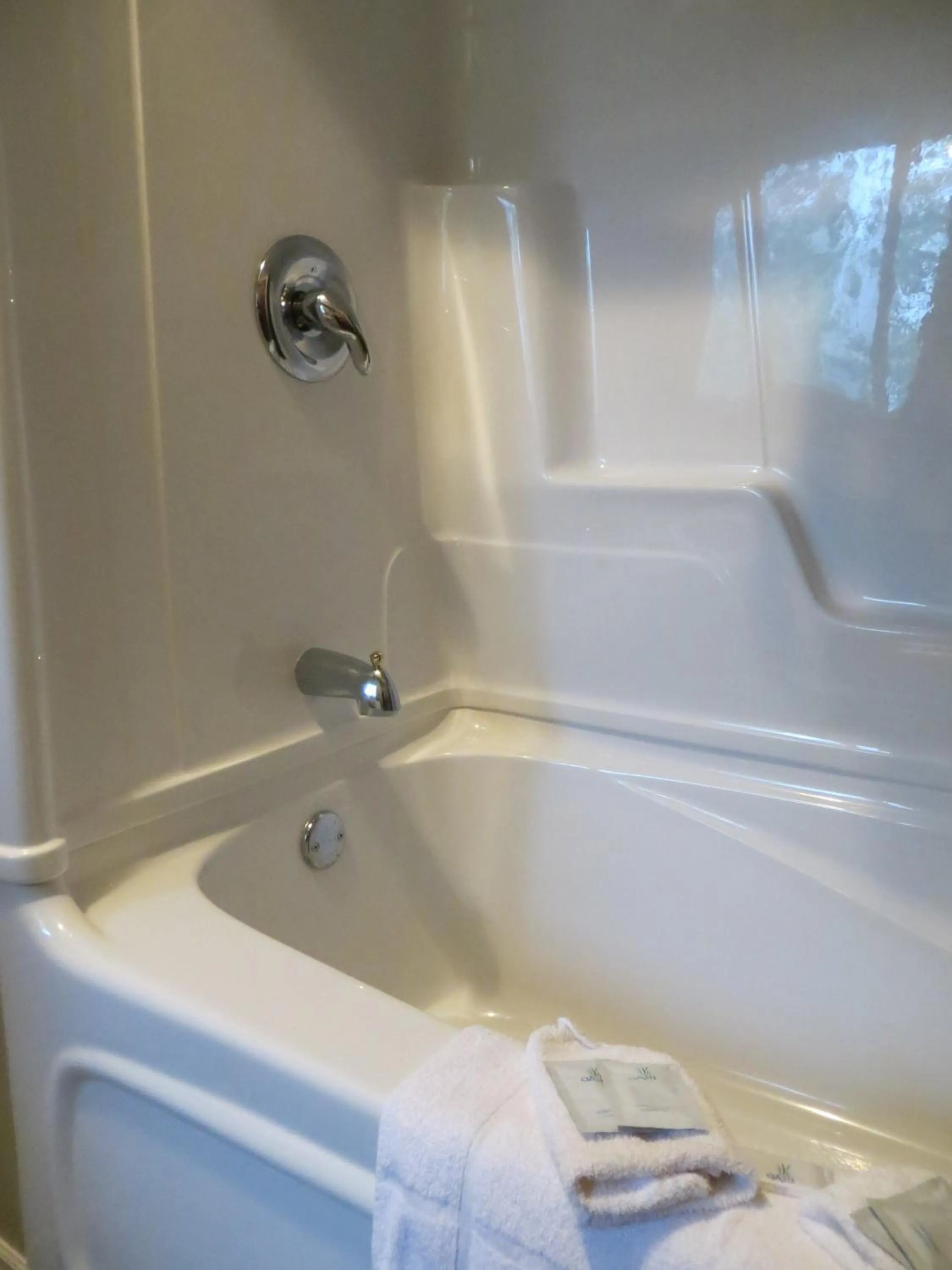 Shower in Sauble River Marina and Lodge Resort