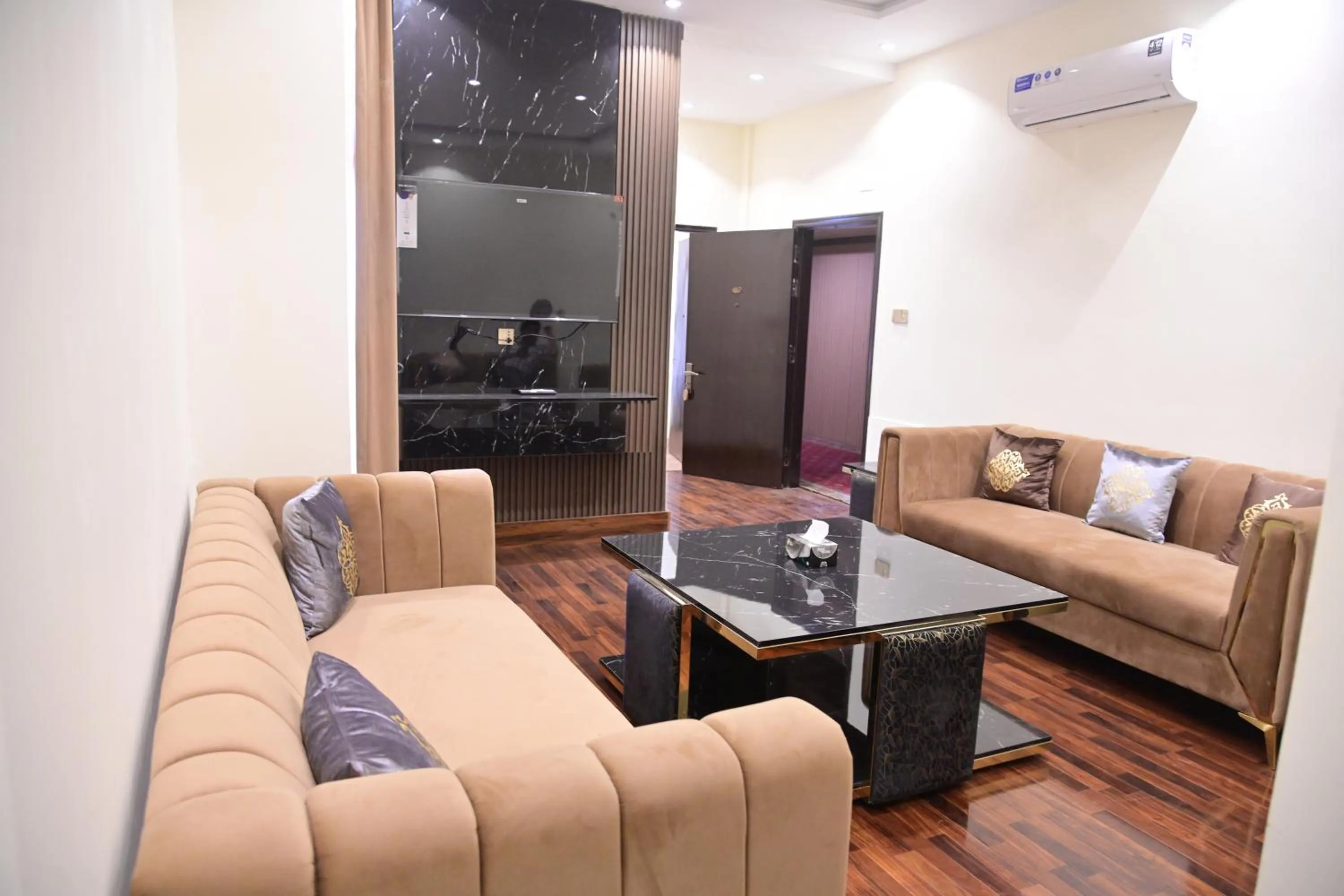 TV and multimedia in Hotel Taj Palace