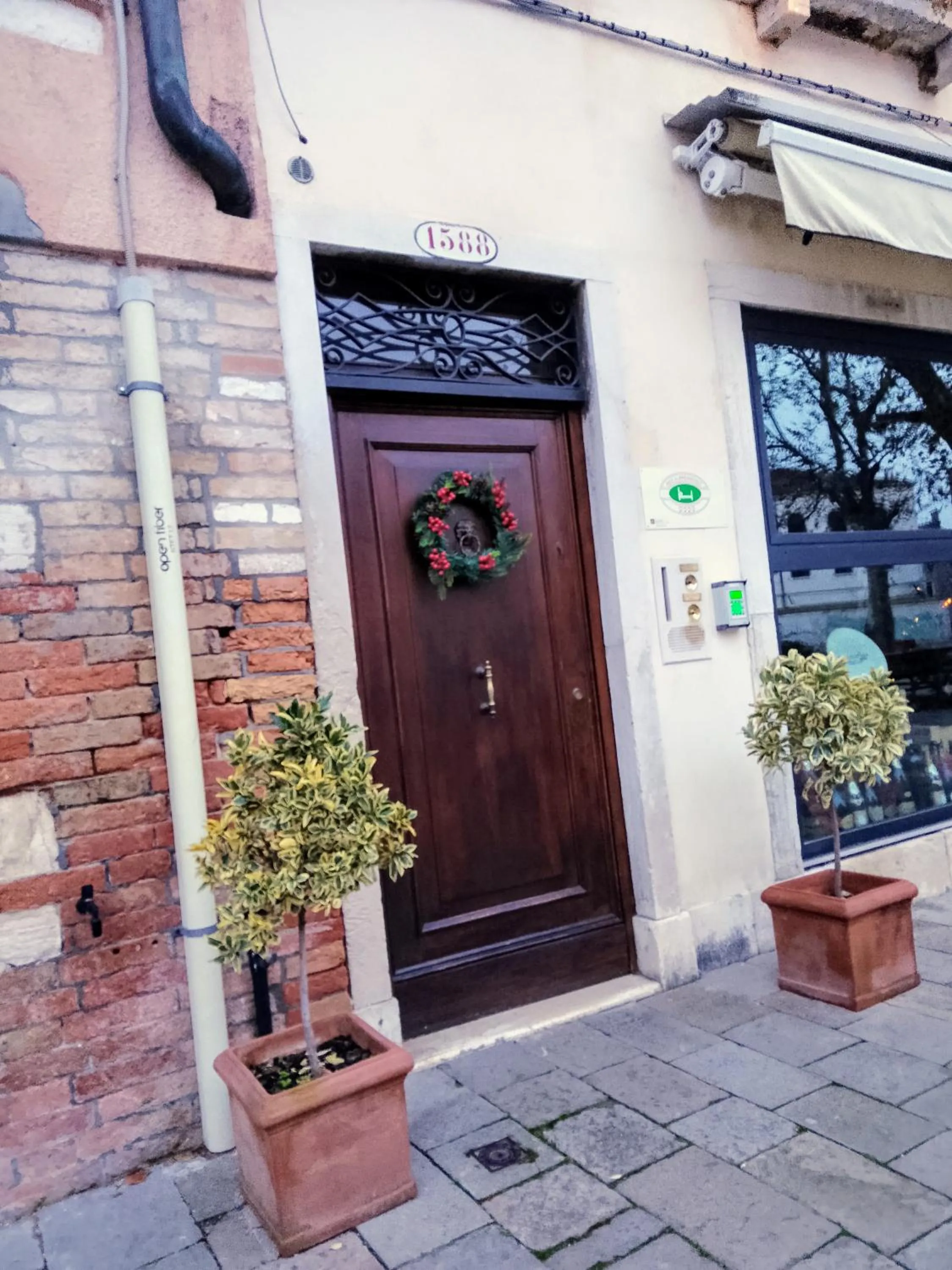 Facade/entrance in B&B Patatina