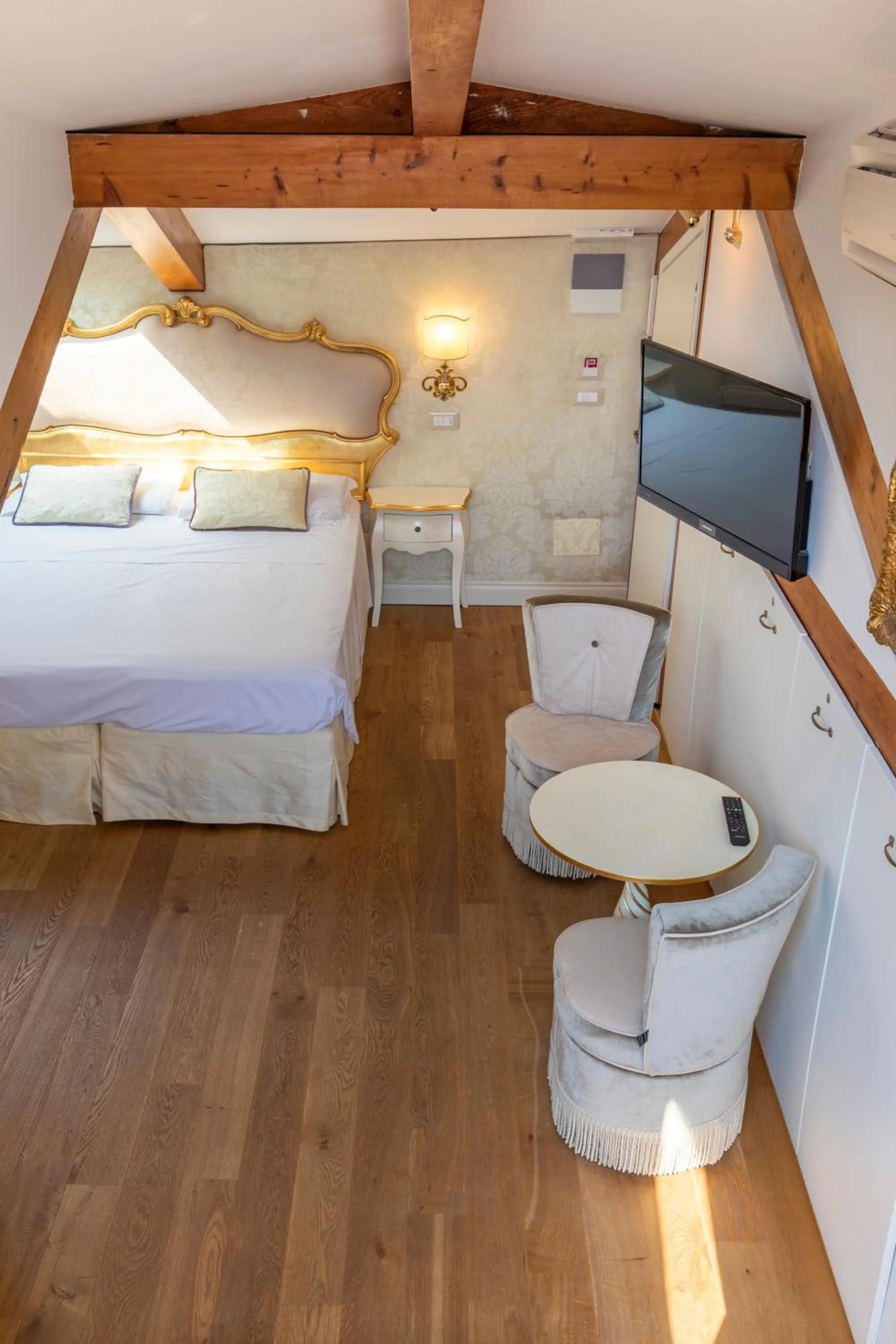 Photo of the whole room, Bed in B&B Patatina