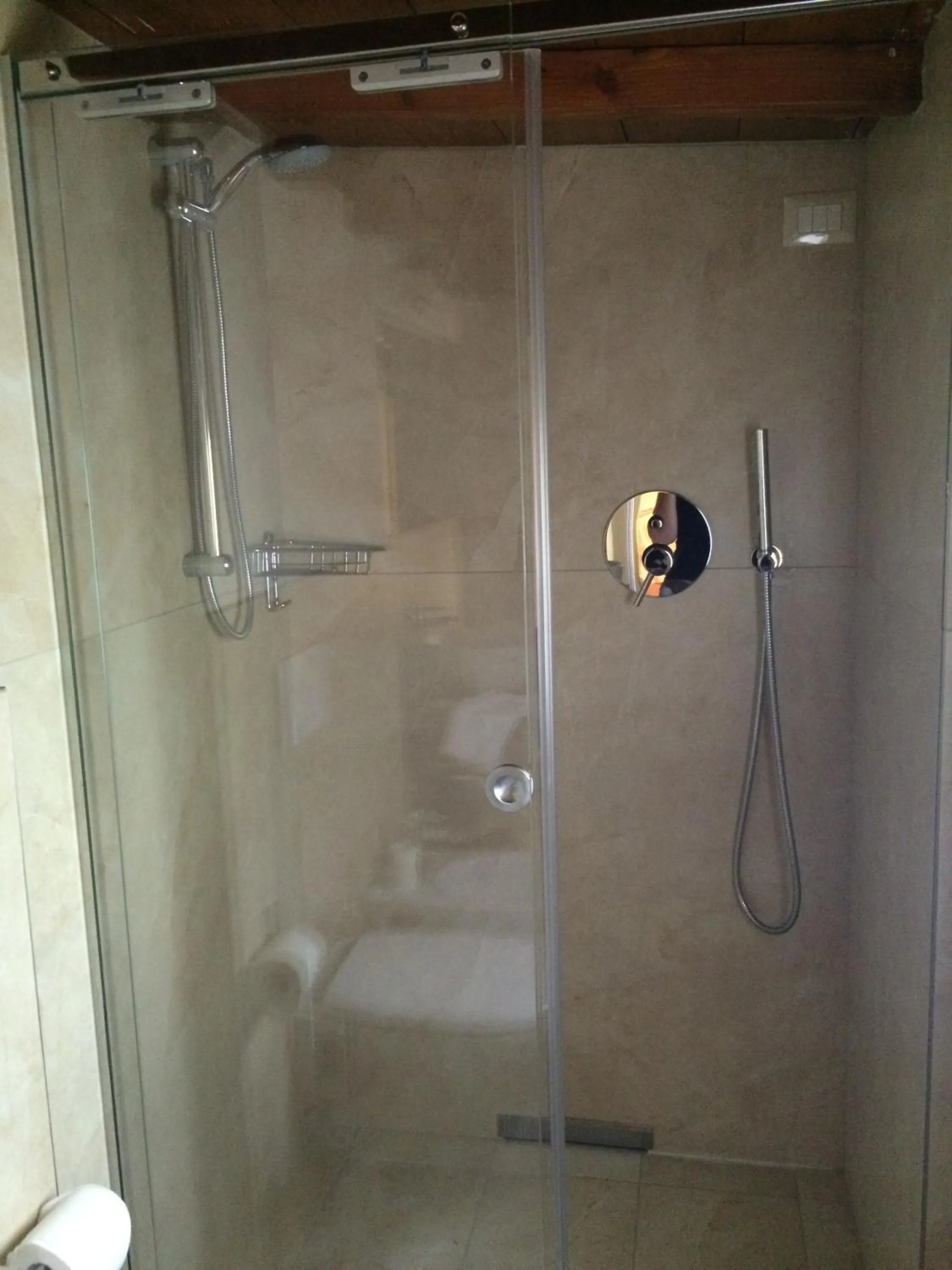 Shower in B&B Patatina