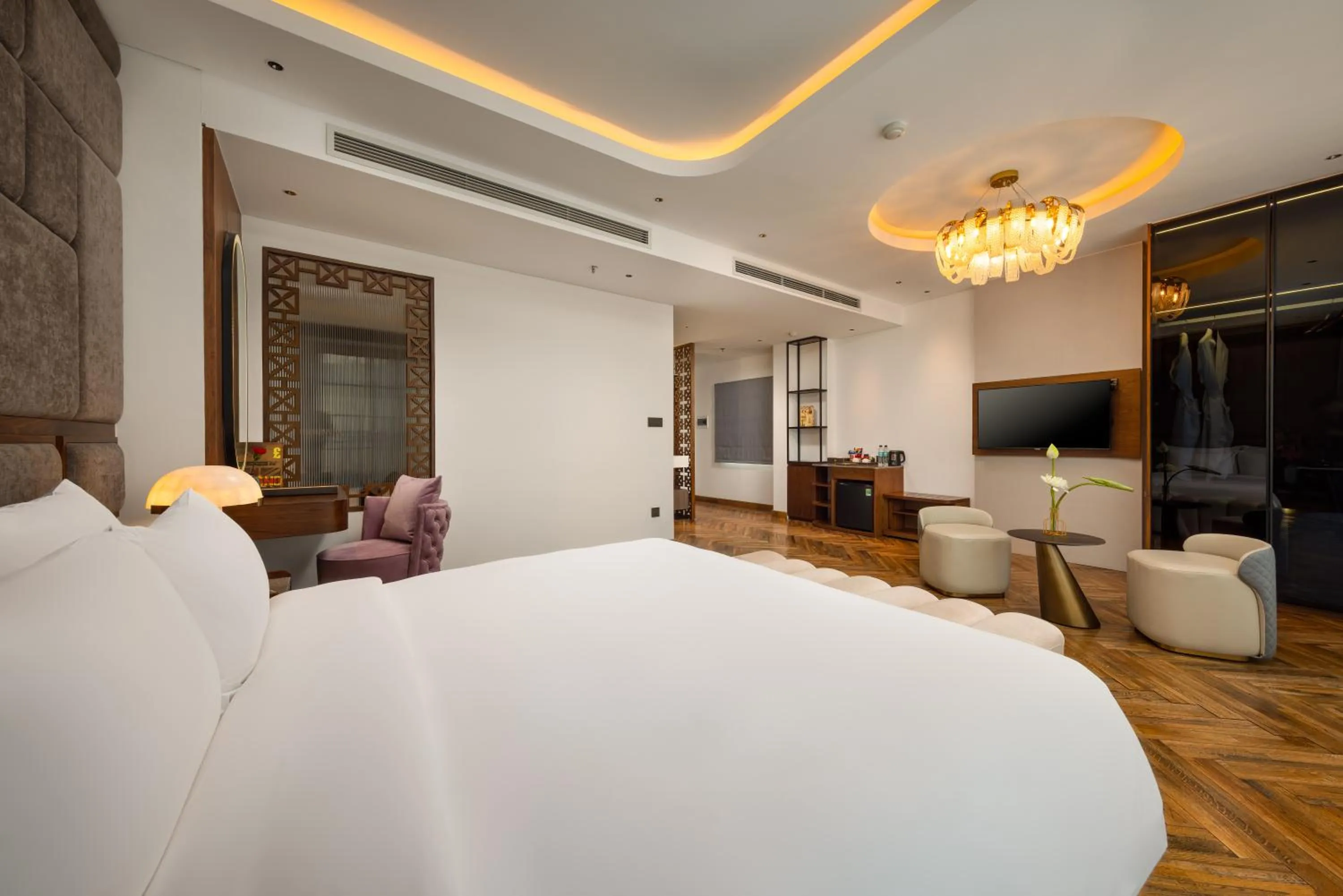 Bed in H Hôtel L'Art Hanoi