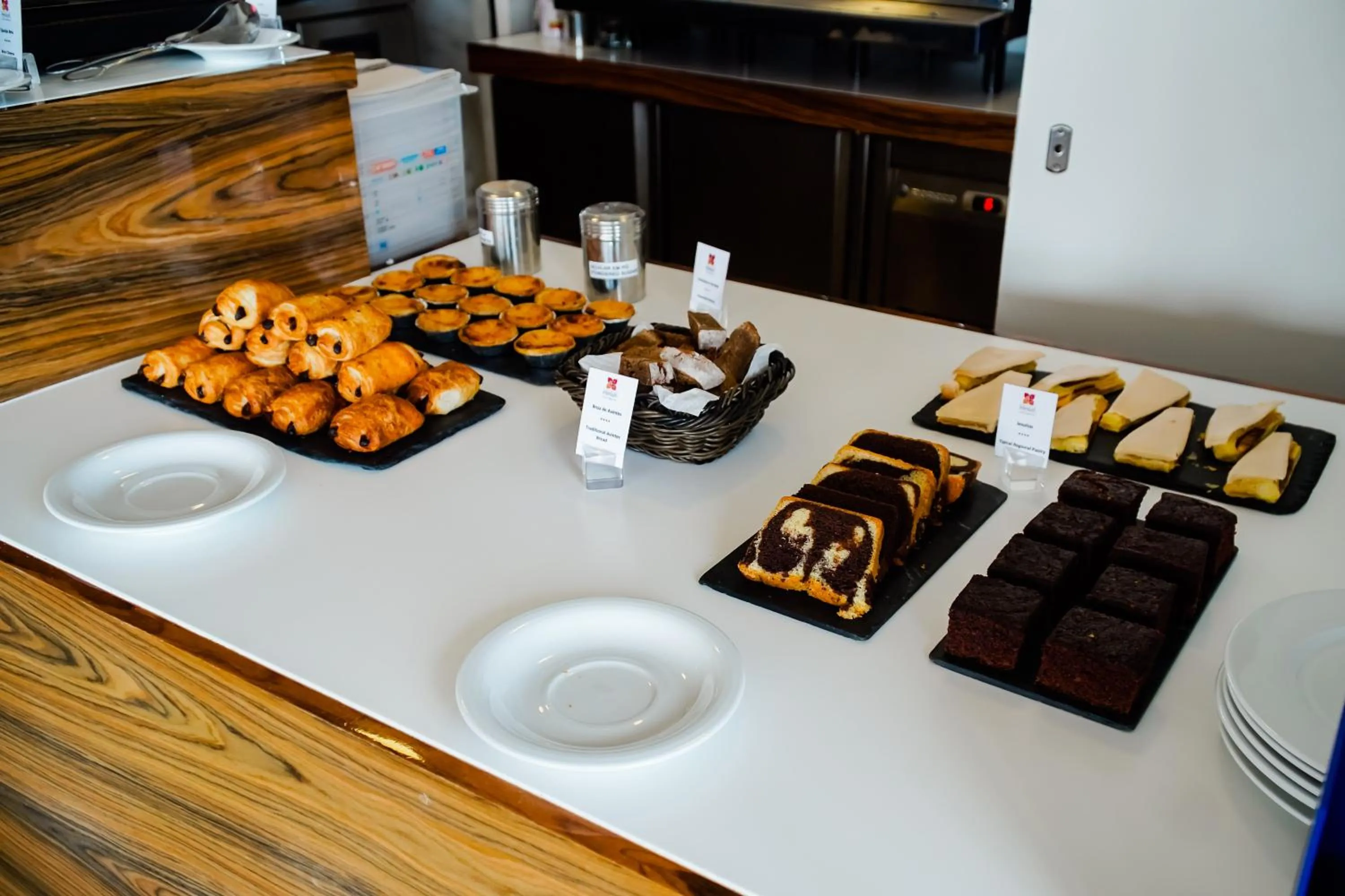 Breakfast in Hotel Premium Porto Downtown