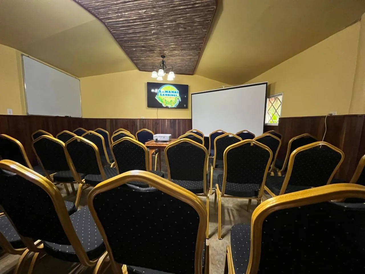 Meeting/conference room in Lamanai Hotel & Marina