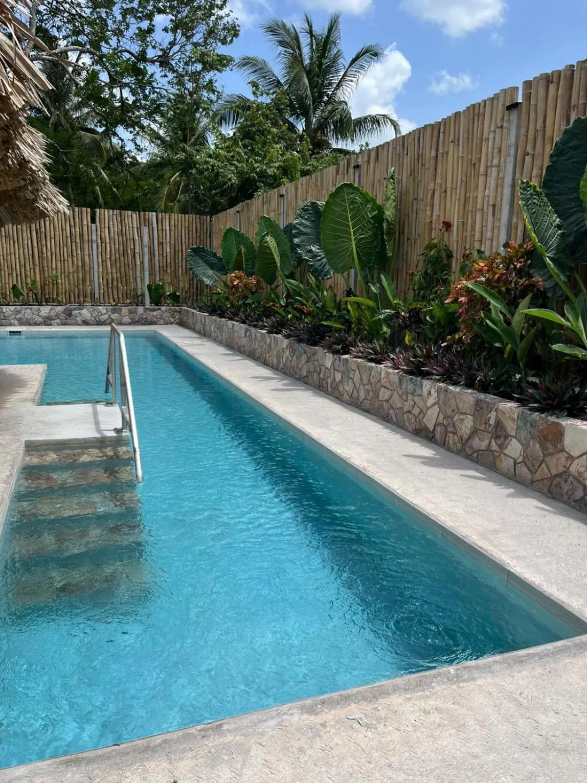 Swimming pool in Lamanai Hotel & Marina