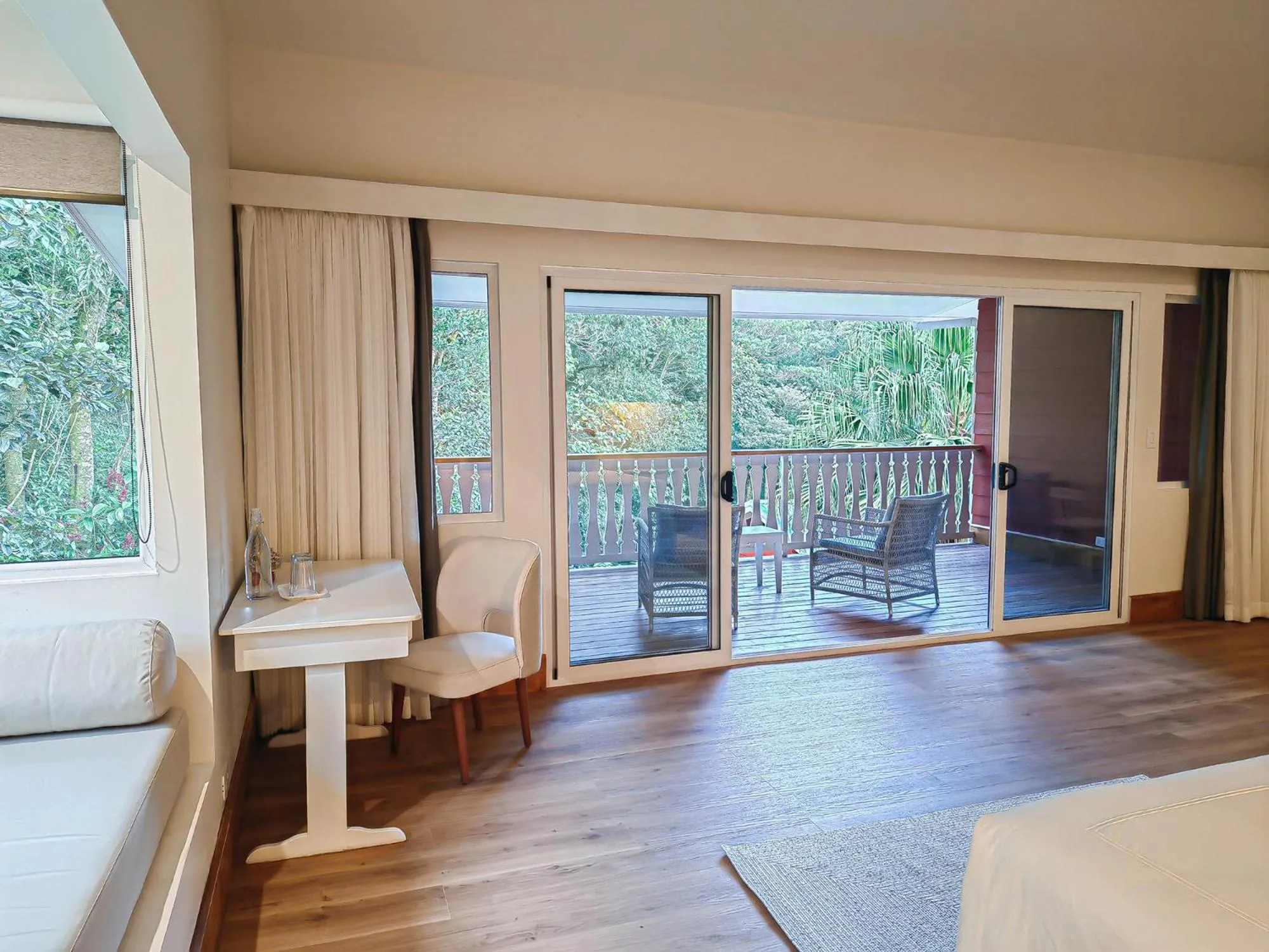 Balcony/Terrace, Bed in Cloud Forest Lodge