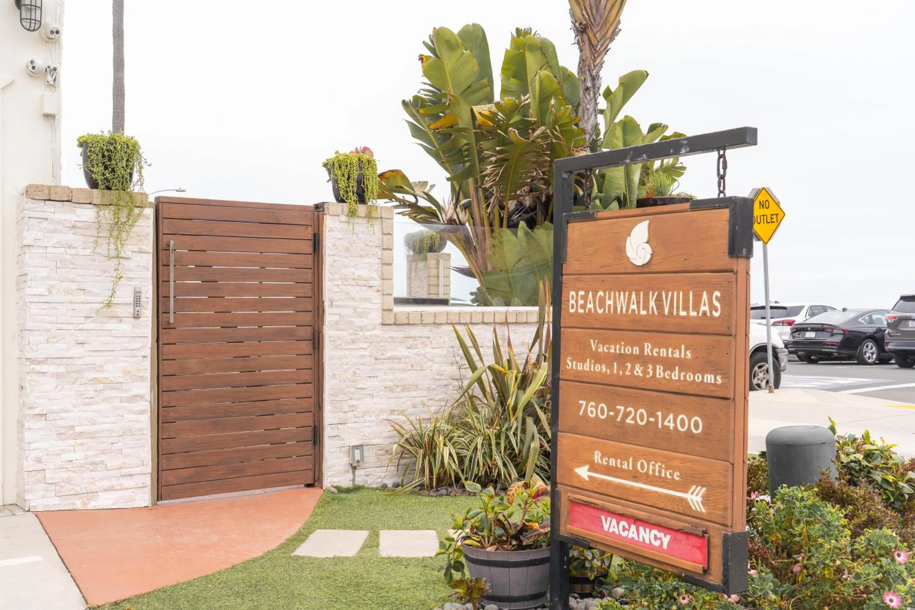 Logo/Certificate/Sign in Beachwalk Villas