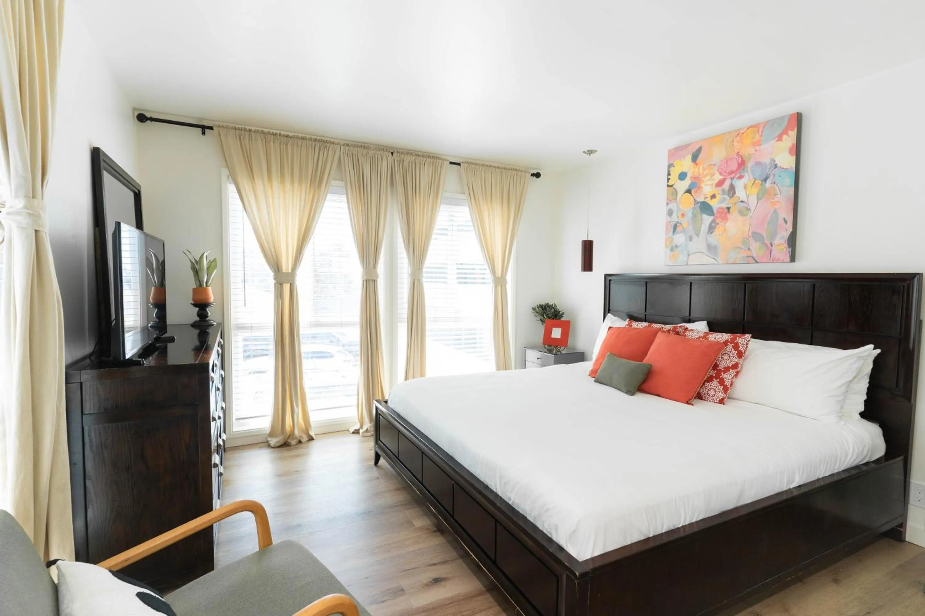 Bedroom, Bed in Beachwalk Villas