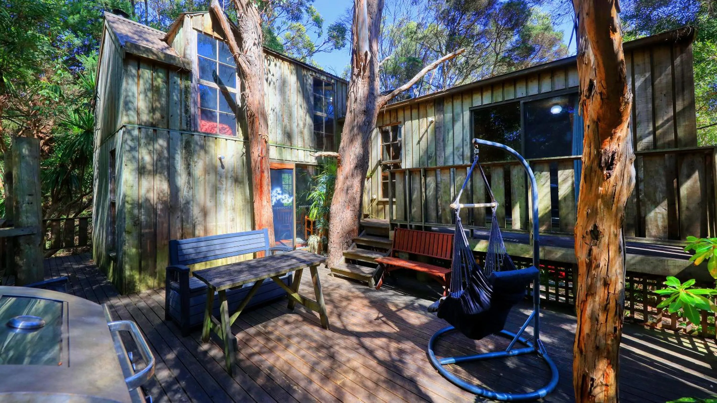 Natural landscape in Crayfish Creek Van & Cabin Park