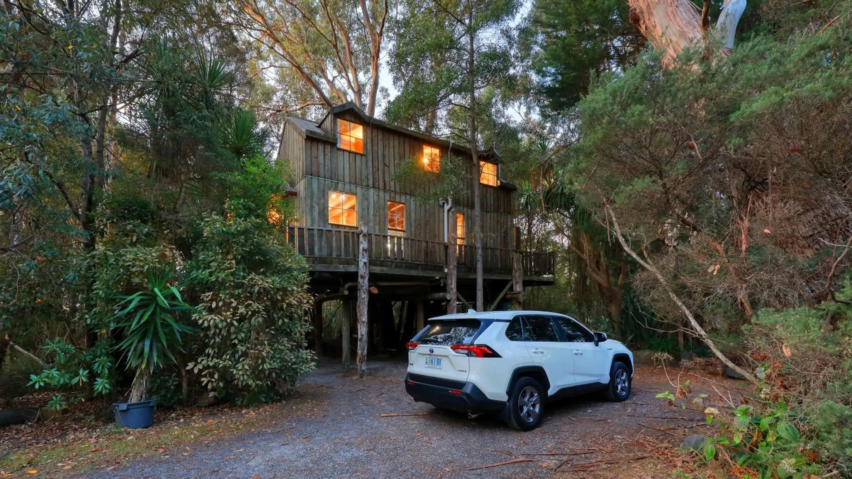 Crayfish Creek Van & Cabin Park Crayfish Creek Van & Cabin Park