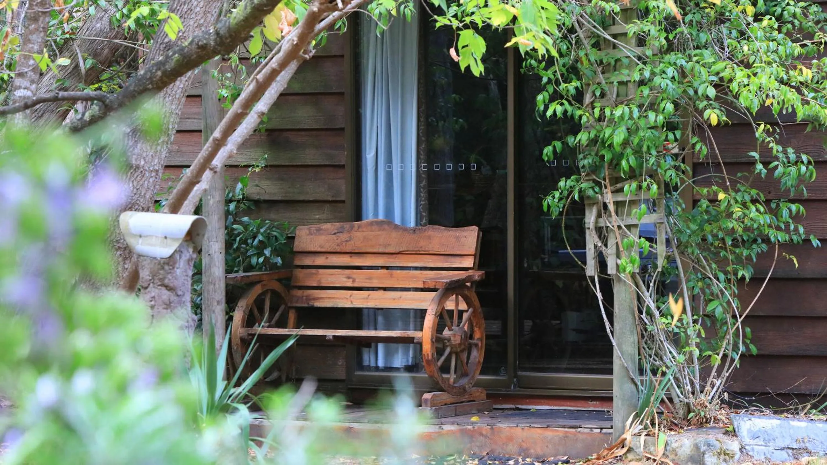 Garden in Crayfish Creek Van & Cabin Park