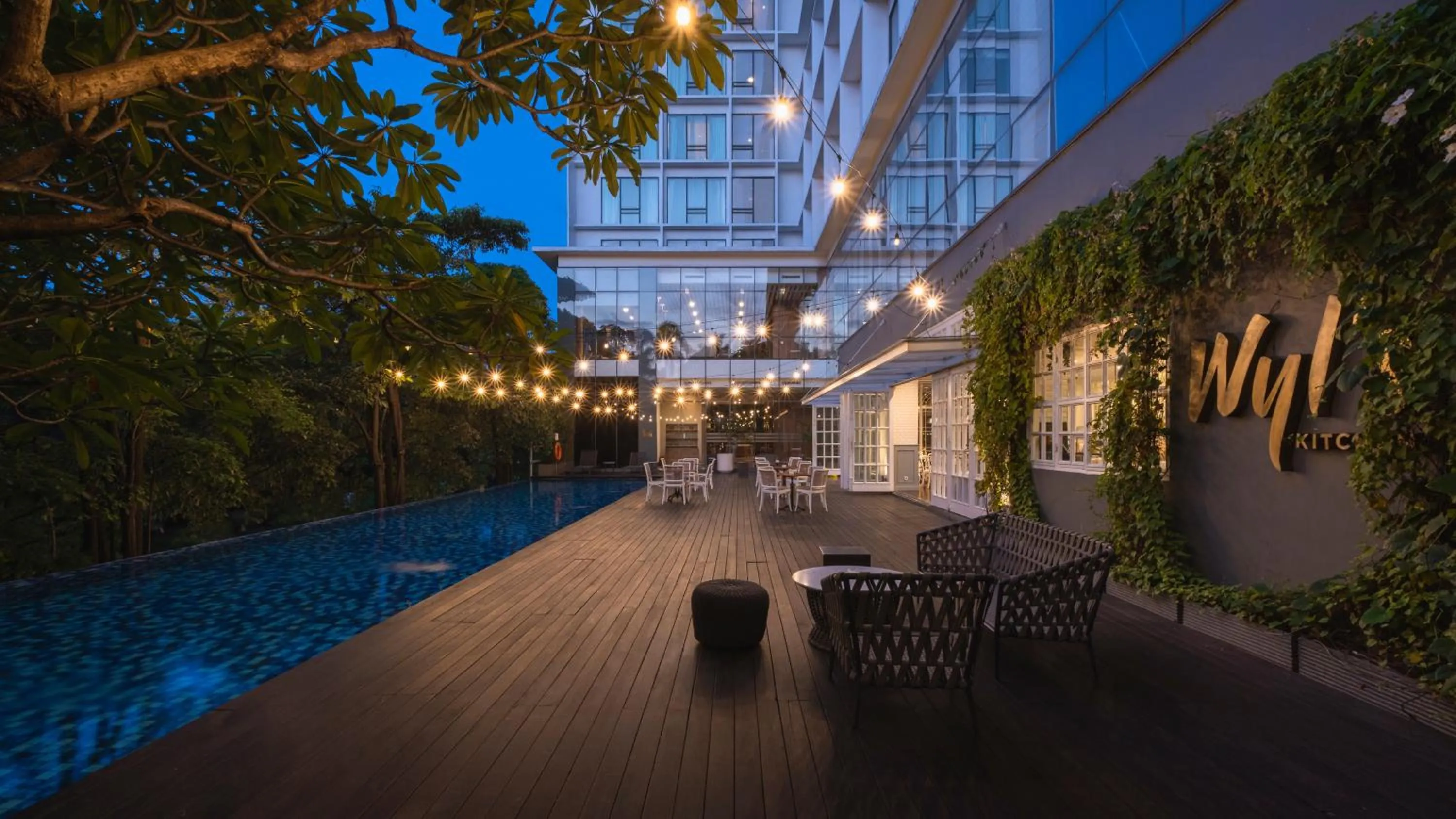 Restaurant/places to eat in Veranda Hotel Pakubuwono