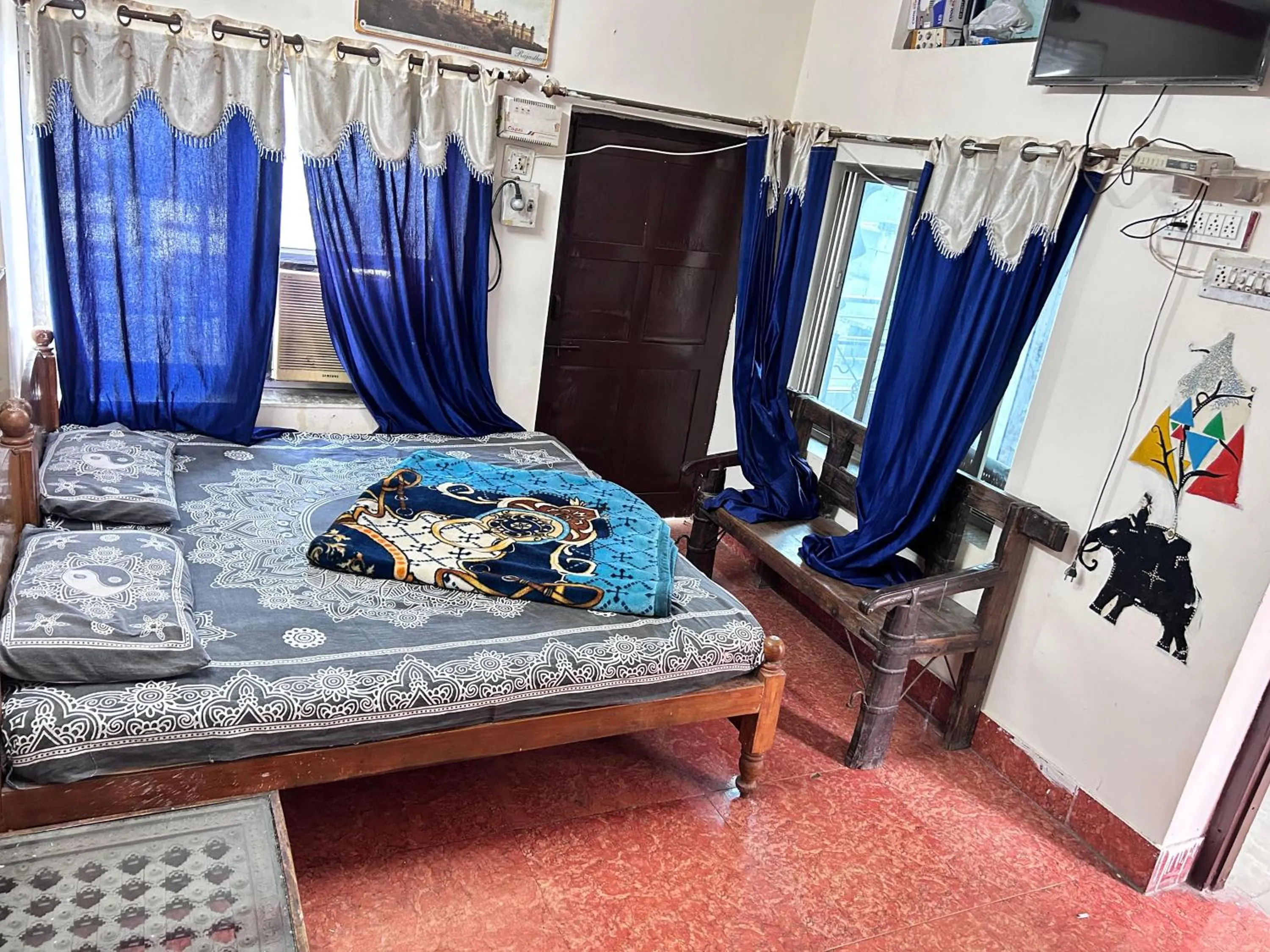 Bed in Priya guest house pushkar