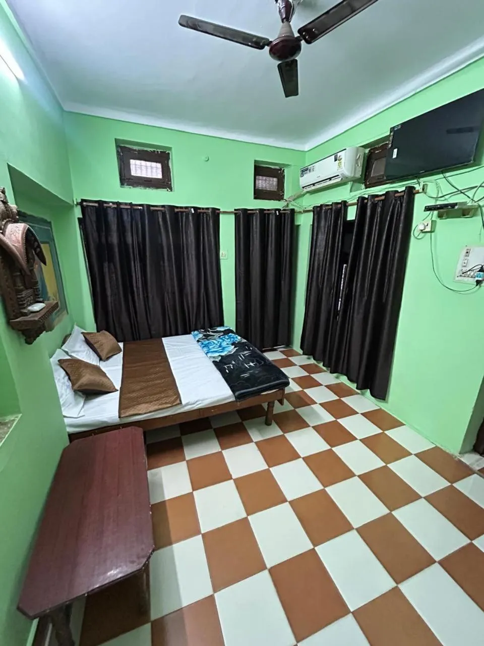 Bed in Priya guest house pushkar