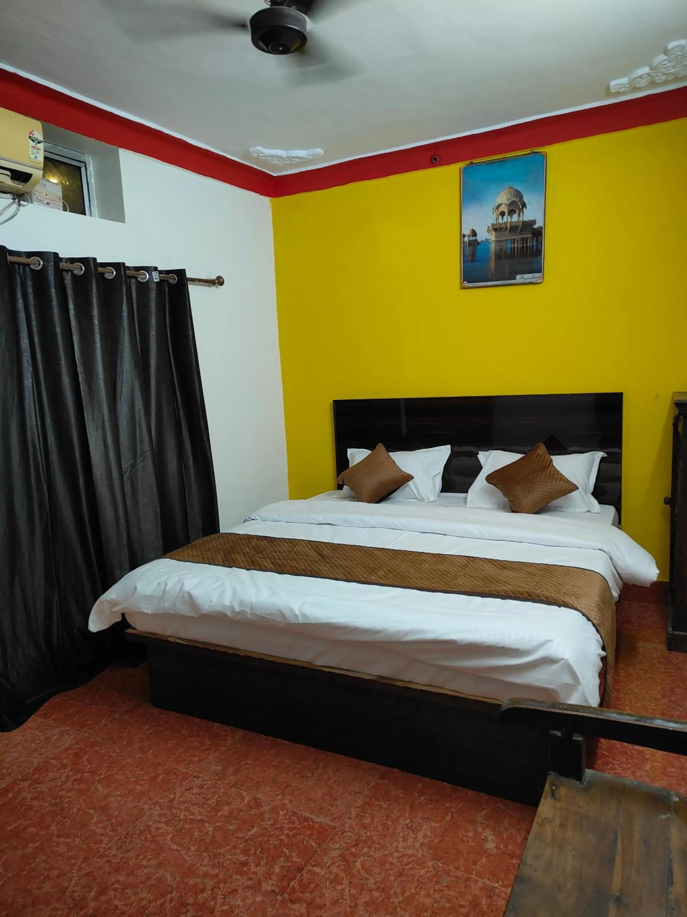 Bed in Priya guest house pushkar