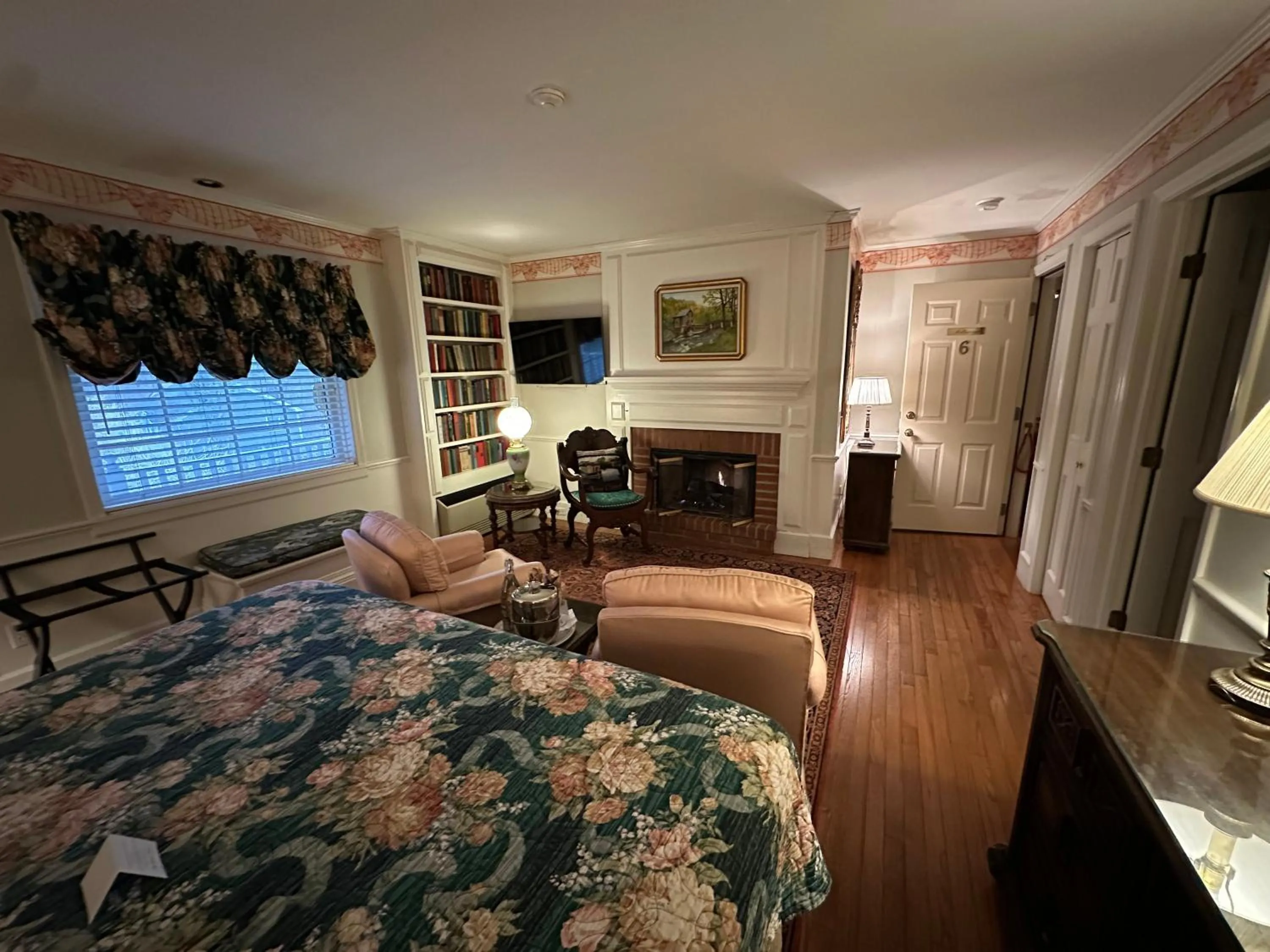 Photo of the whole room, Bed in Asa Ransom House