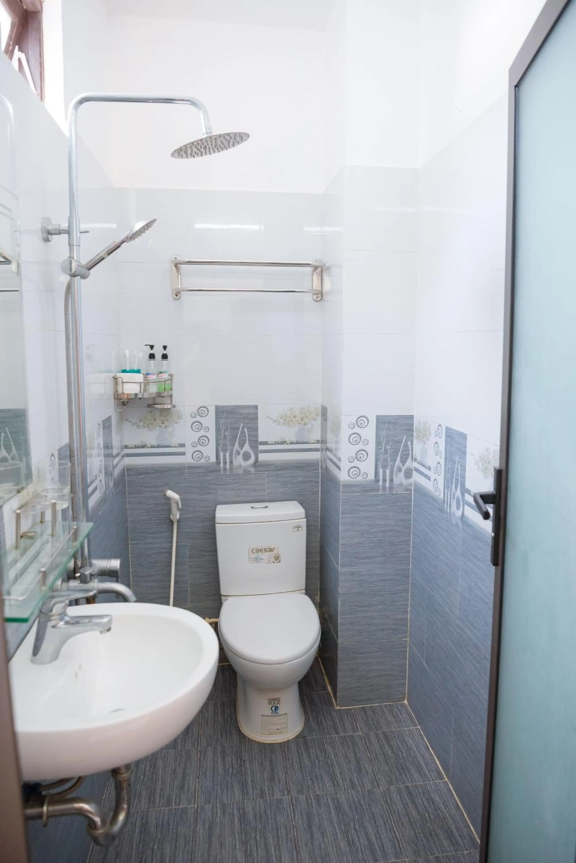 Shower in Gold Stone Hoi An Homestay