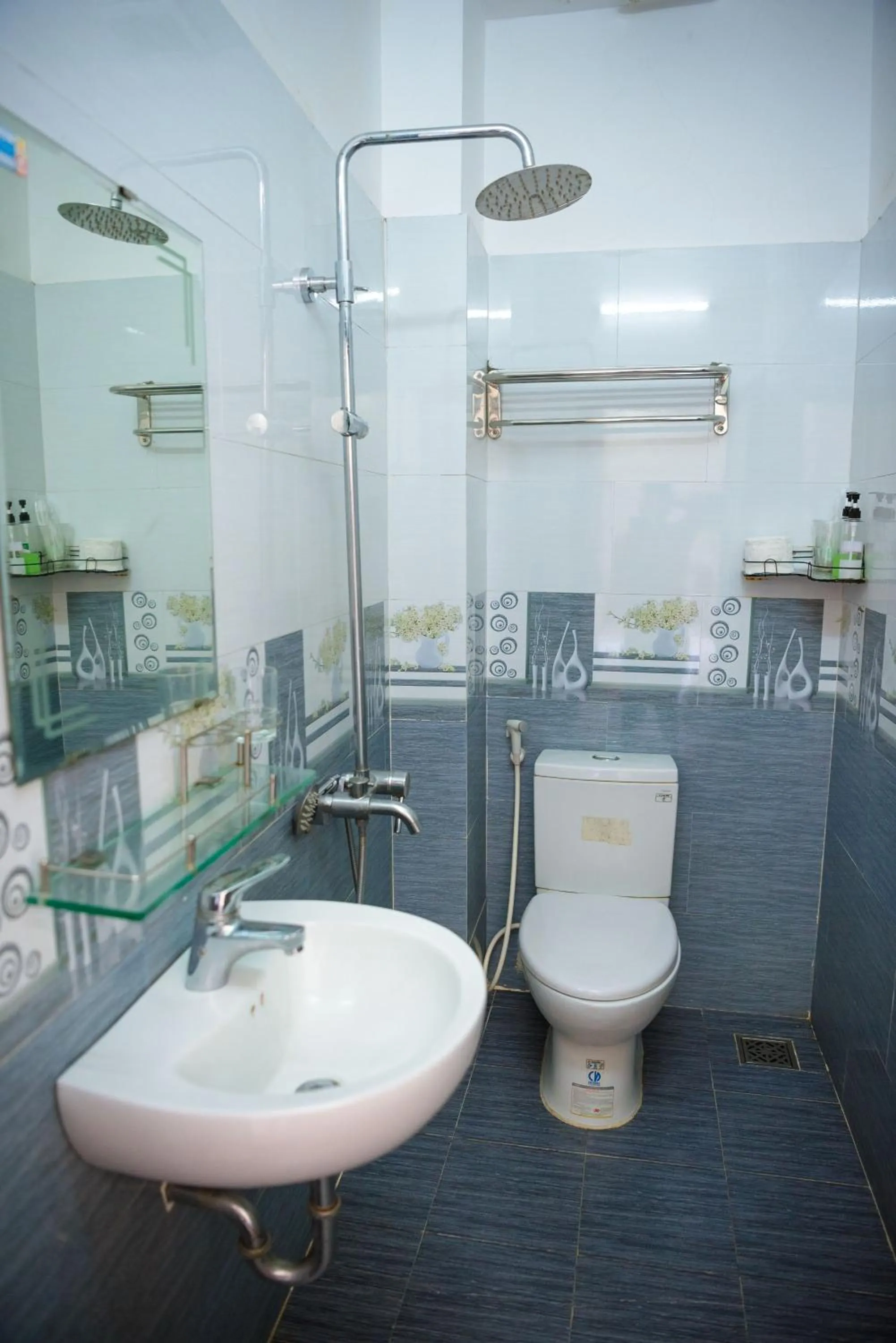 Shower in Gold Stone Hoi An Homestay