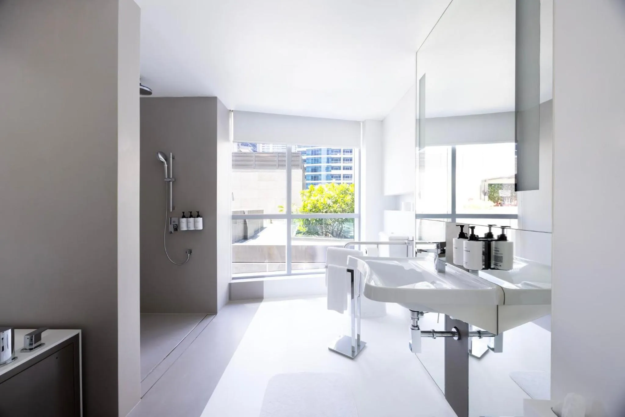 Bathroom in InterContinental Dubai Marina by IHG