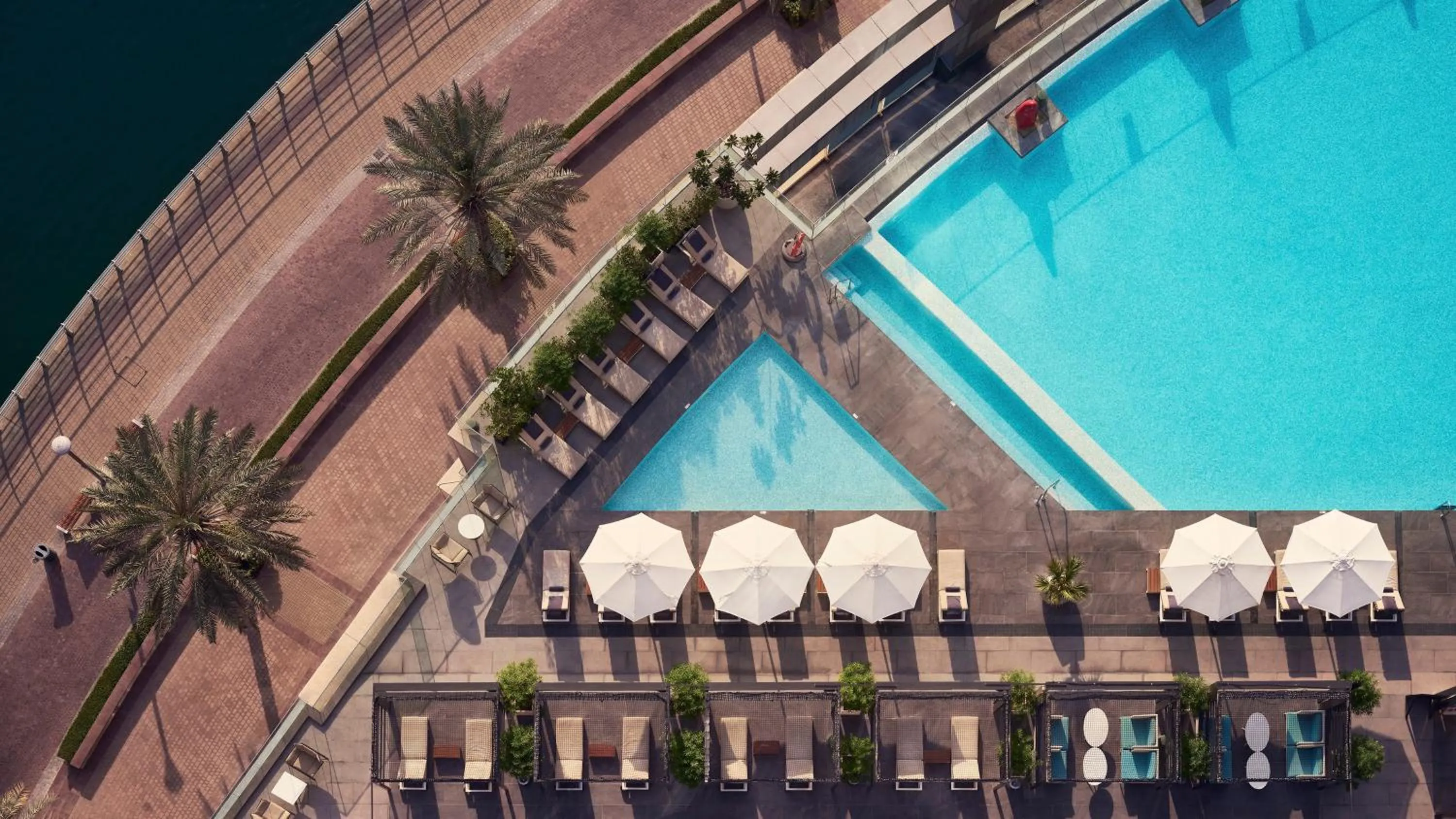Swimming pool in InterContinental Dubai Marina by IHG