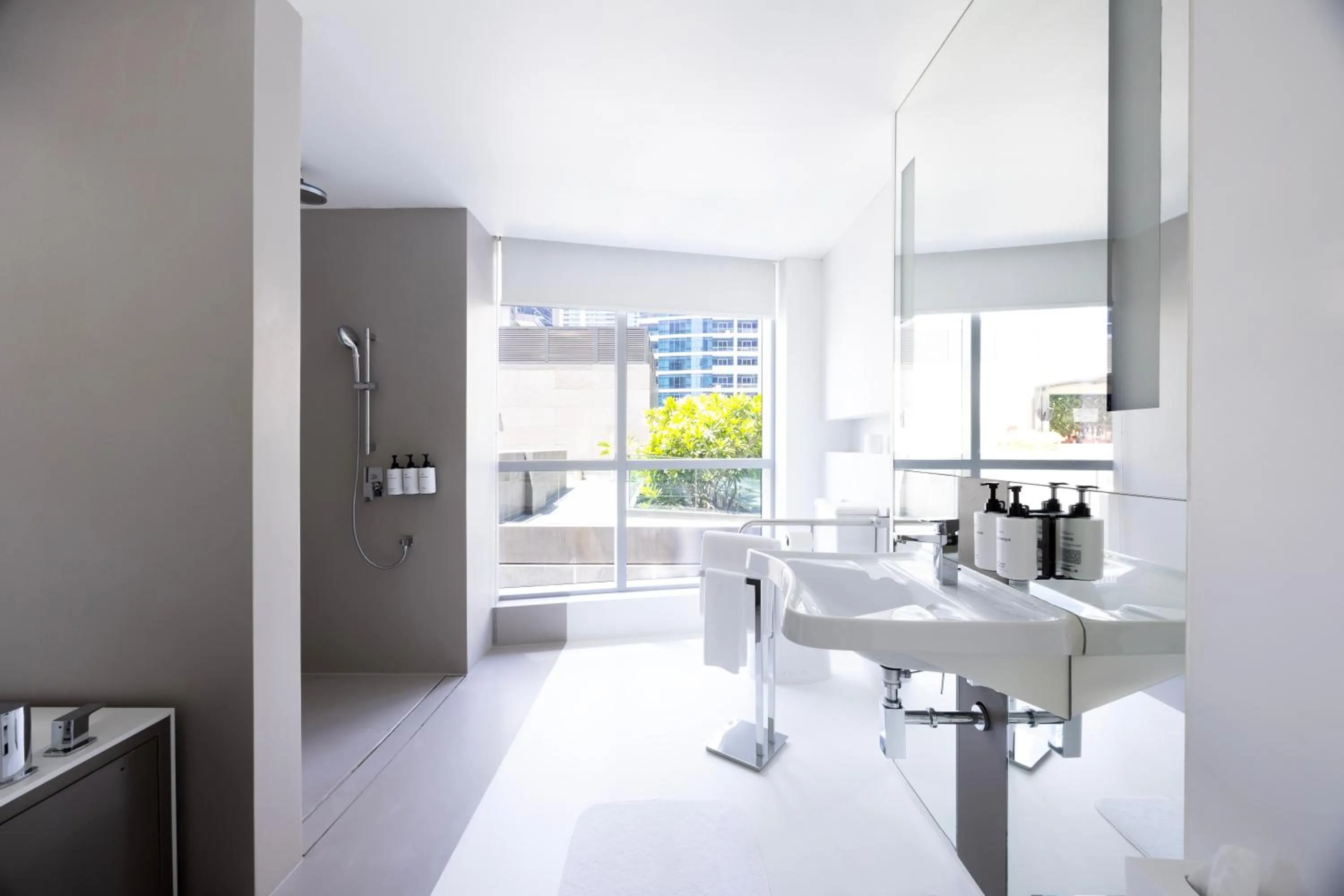 Bathroom in InterContinental Dubai Marina by IHG