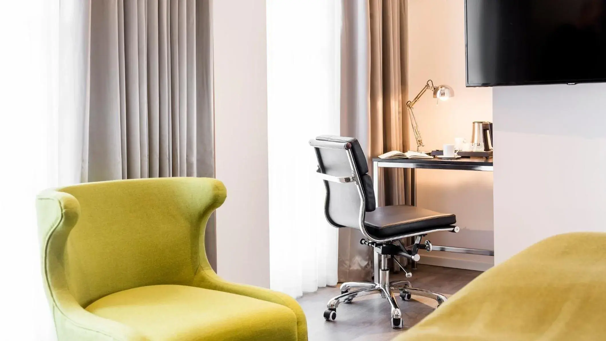 Standard Queen Room in Holiday Inn Dresden - Am Zwinger by IHG Standard Queen Room in Holiday Inn Dresden - Am Zwinger by IHG