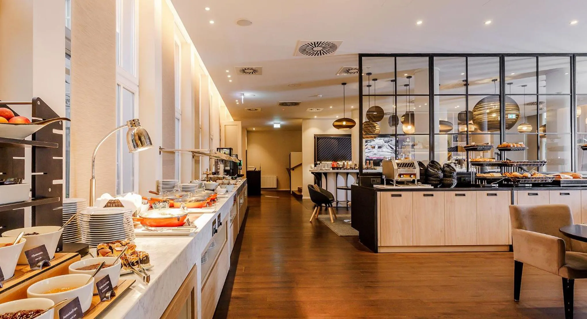 Restaurant/places to eat in Holiday Inn Dresden - Am Zwinger by IHG