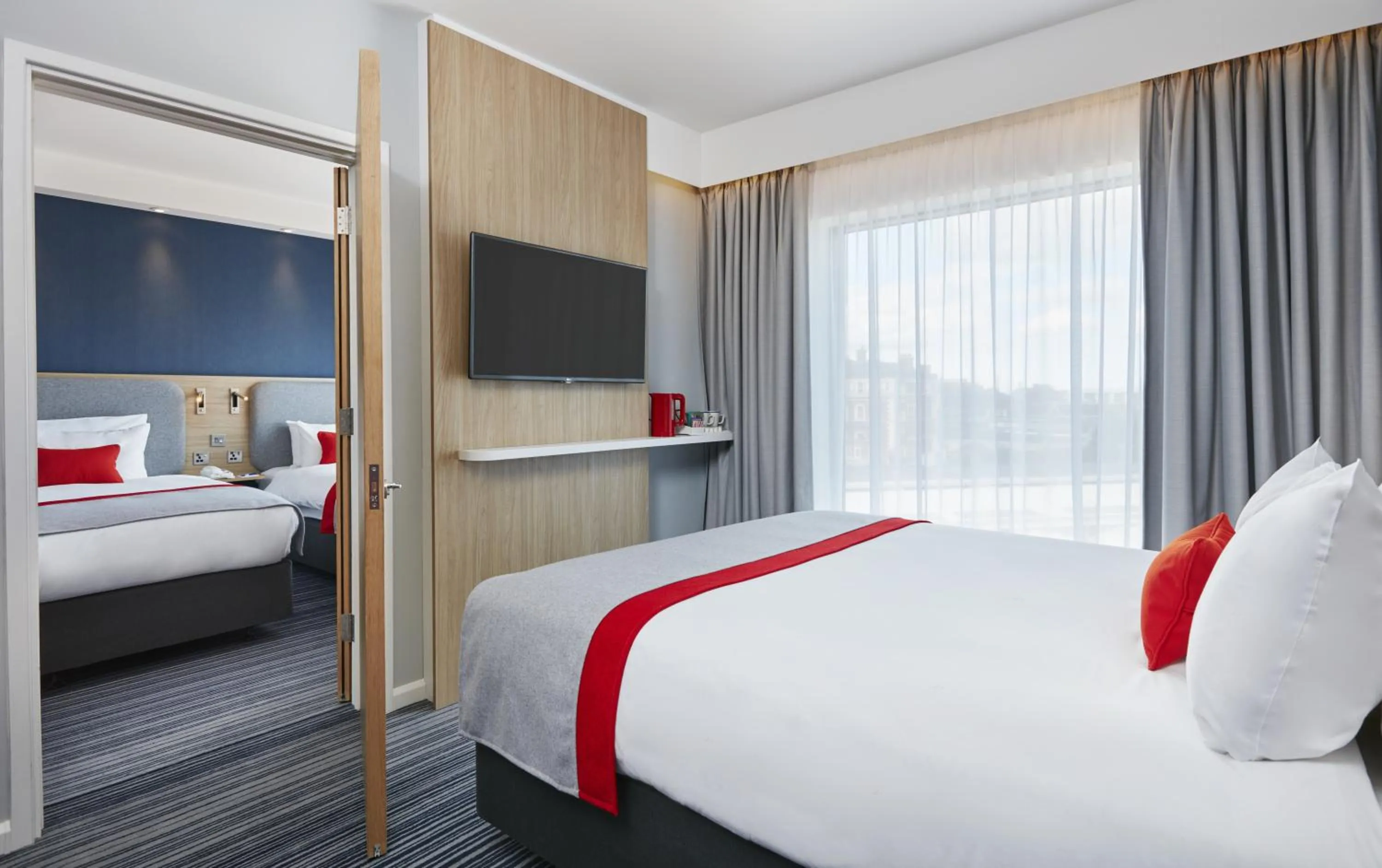 Photo of the whole room, Bed in Holiday Inn Express Grimsby by IHG