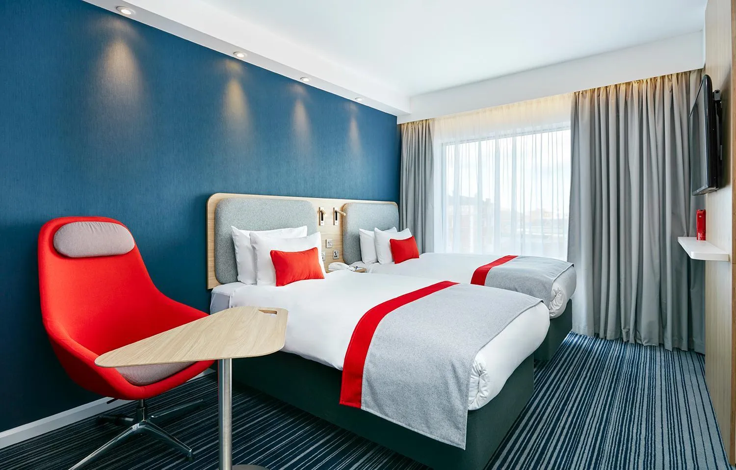 Bed in Holiday Inn Express Grimsby by IHG